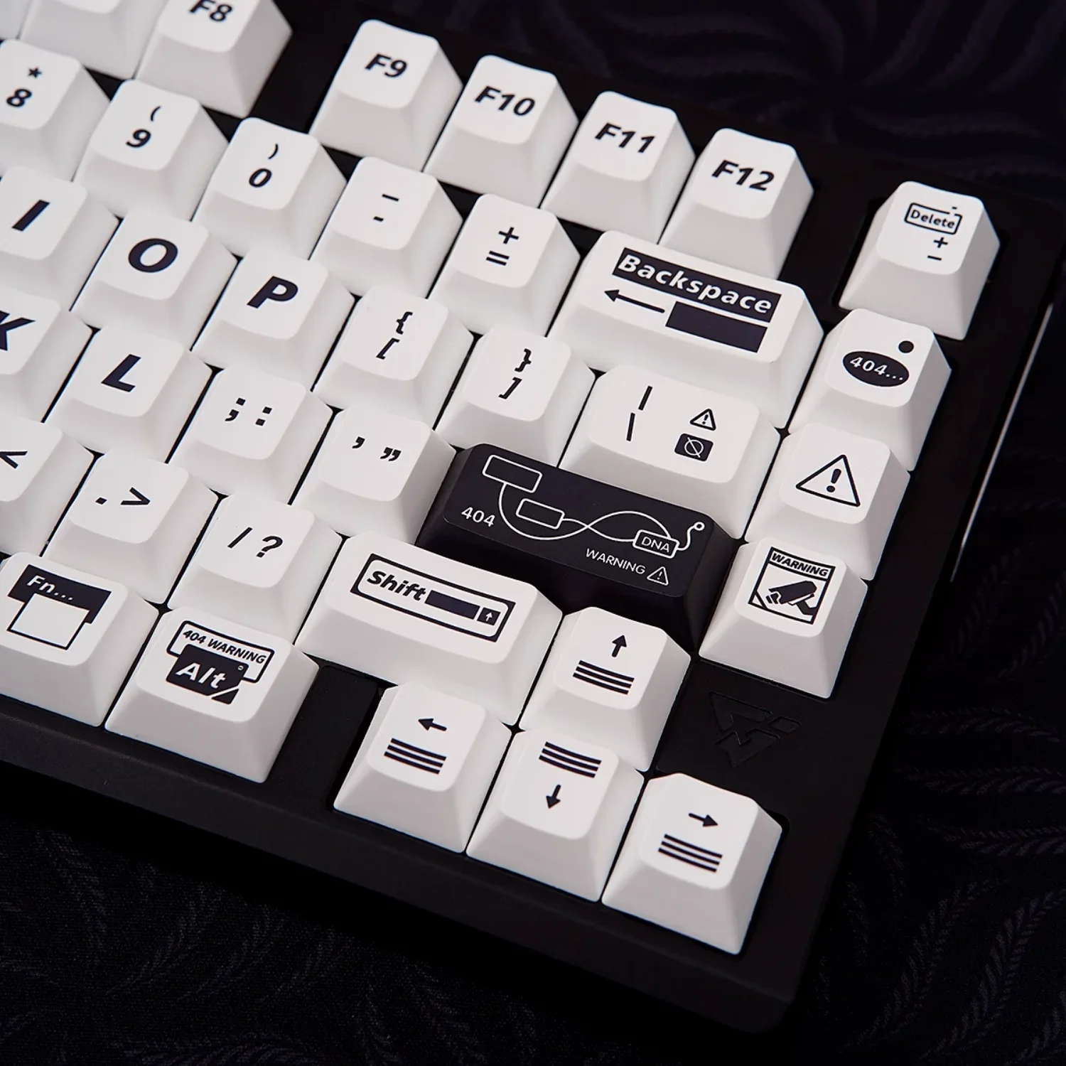 139 клавиш CHERRY Keycaps PBT термосублимация опасность 404 тема для 60/64/84/98/108 игровая механическая клавиатура MX Switch
139 клавиш CHERRY Keycaps PBT термосублимация опасность 404 тема для 60/64/84/98/108 игровая механическая клавиатура MX Switch