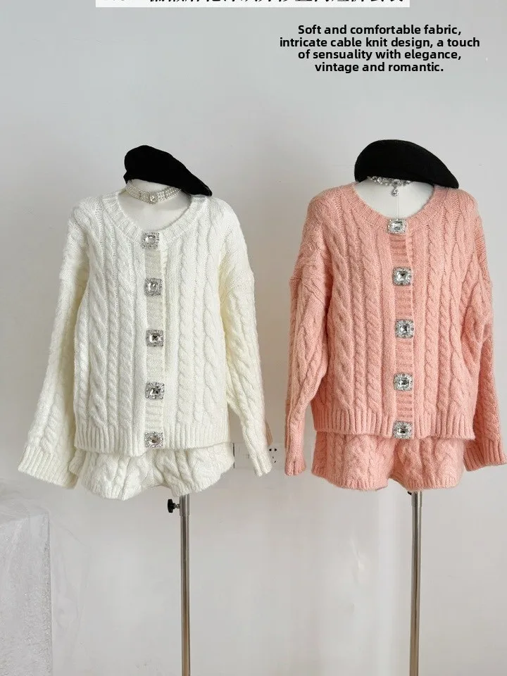 Sweet Sle Long Sve Knitted Sweater Agel Twist Design Comfortable Soft Korean Version Daily Wear Winter Collection
Sweet Sle Long Sve Knitted Sweater Agel Twist Design Comfortable Soft Korean Version Daily Wear Winter Collection