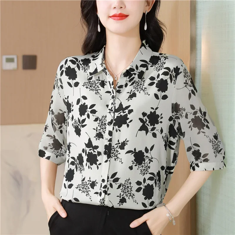 Satin Vintage Women Blouses Summer Prints Women's shirts Loose Short Sleeves Tops Polo-neck Silk Korean Clothing Sales
Satin Vintage Women Blouses Summer Prints Women's shirts Loose Short Sleeves Tops Polo-neck Silk Korean Clothing Sales