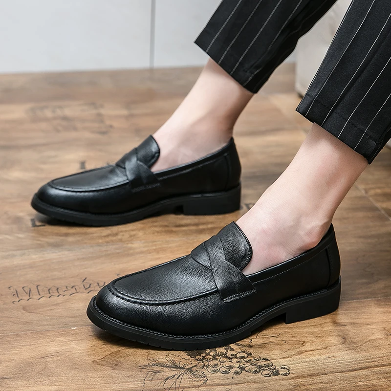 Fashion Men Leather Casual Shoes slip on Mens Buckle Party Wedding Loafers Moccasins Men Light Comfortable Driving Flats men
Fashion Men Leather Casual Shoes slip on Mens Buckle Party Wedding Loafers Moccasins Men Light Comfortable Driving Flats men