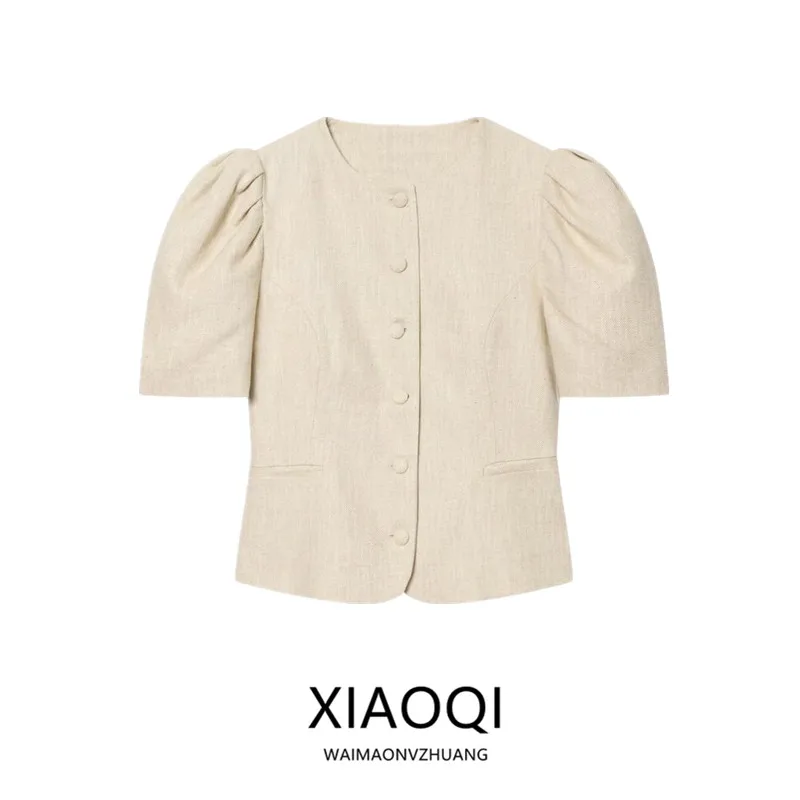 2026 Summer New round Neck Bubble Short Sleeve Commute Style Women's Suit Jacket Fashionable Slim Fit Button up Outerwear
2026 Summer New round Neck Bubble Short Sleeve Commute Style Women's Suit Jacket Fashionable Slim Fit Button up Outerwear