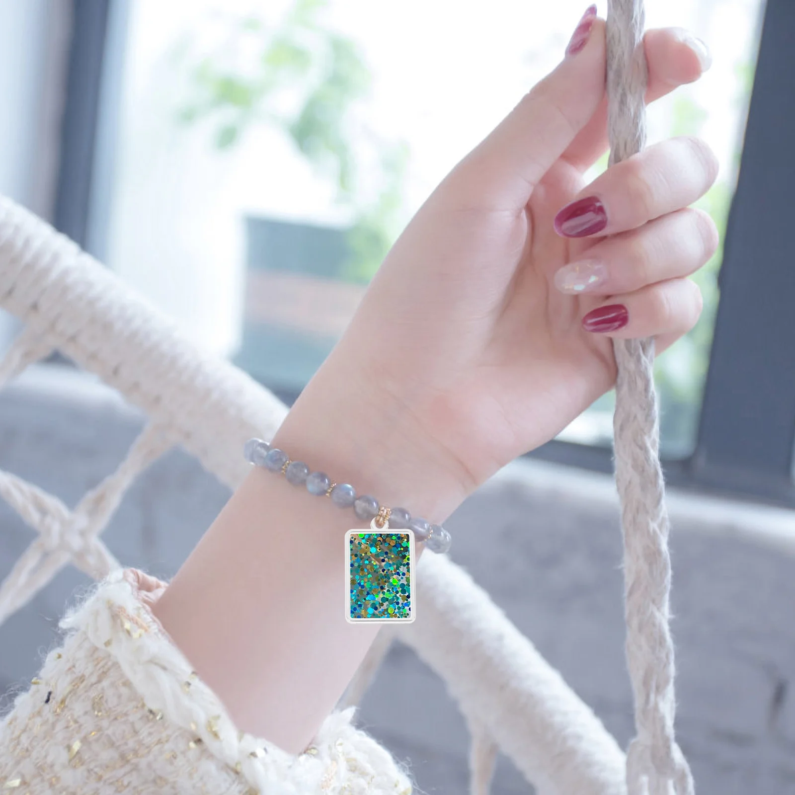 50 Pcs Resin Border Handmade Jewelry Accessories Bezel Pendant Trays Photo Bezels Drop Open for Making
50 Pcs Resin Border Handmade Jewelry Accessories Bezel Pendant Trays Photo Bezels Drop Open for Making