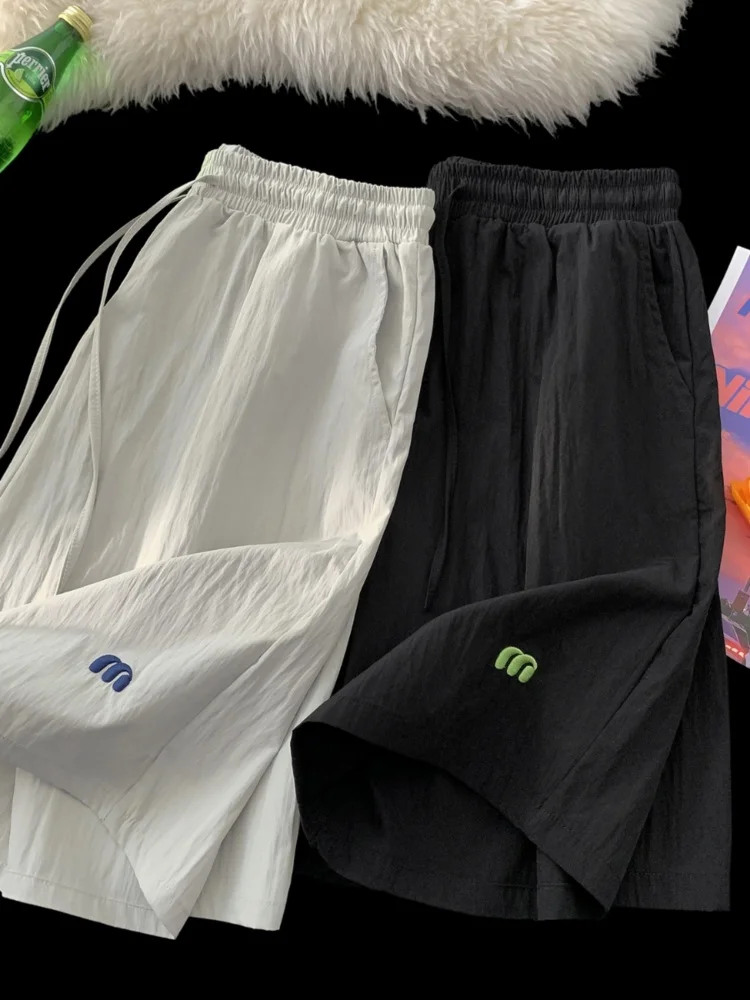 Мужские повседневные шорты из льняной ткани Ice Silk Quick Dry, модные, для пар, домашняя одежда, с эффектом прохлады, длиной до колена.
Мужские повседневные шорты из льняной ткани Ice Silk Quick Dry, модные, для пар, домашняя одежда, с эффектом прохлады, длиной до колена.