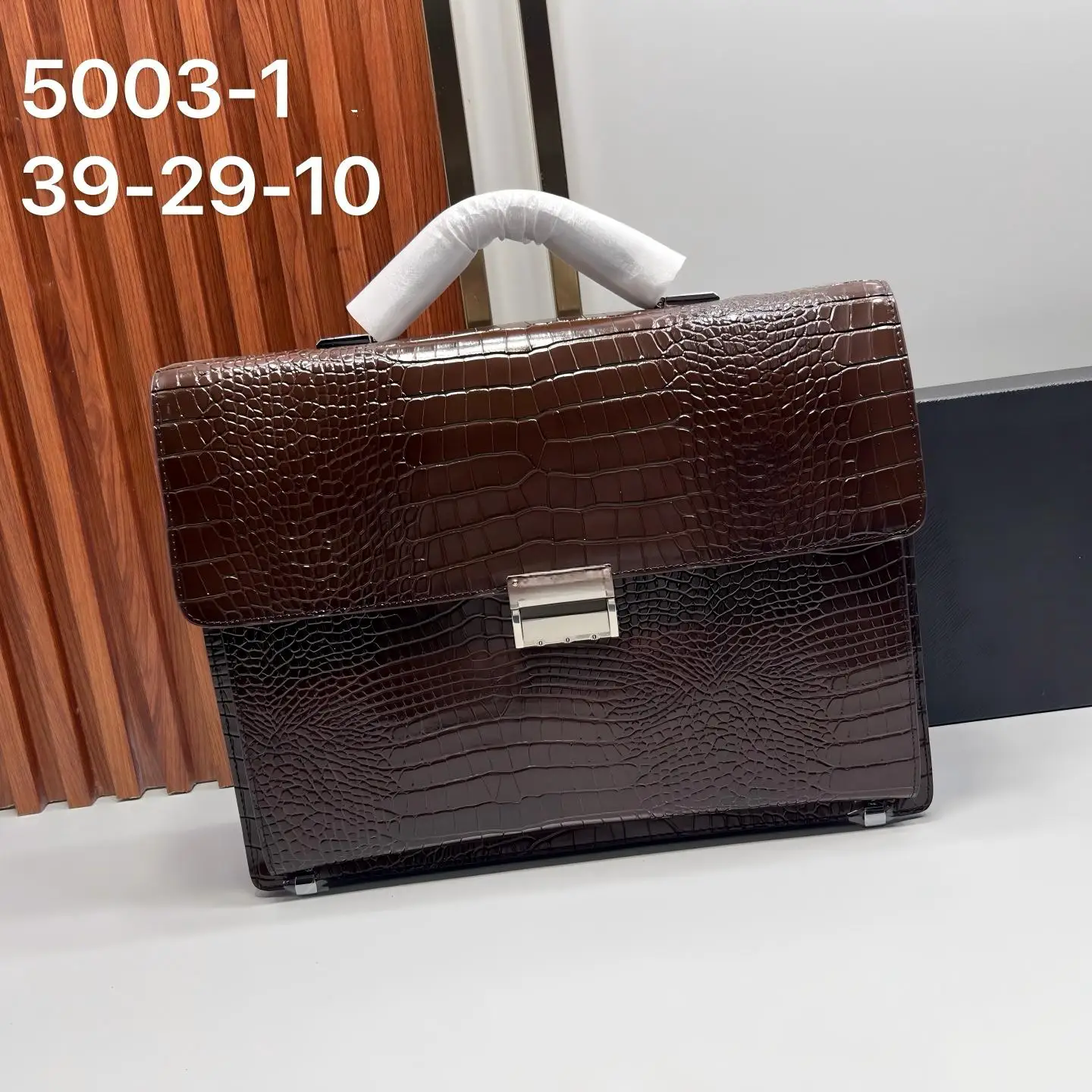 Top Grain Leather Business Portfolio Tote – Elegant Work Bag for Men Women, Office Briefcase with High‑Fiber Lining, Ideal Gift
Top Grain Leather Business Portfolio Tote – Elegant Work Bag for Men Women, Office Briefcase with High‑Fiber Lining, Ideal Gift