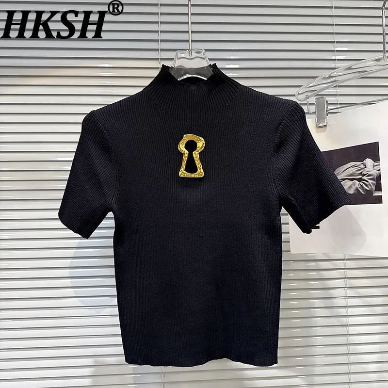HKSH Spring Autumn New Women's Knitted T-shirt Short Sleeves Metal Hollow Out Buckle Slim Fit Elegant Tide Tee Chic Tops HK14520
HKSH Spring Autumn New Women's Knitted T-shirt Short Sleeves Metal Hollow Out Buckle Slim Fit Elegant Tide Tee Chic Tops HK14520