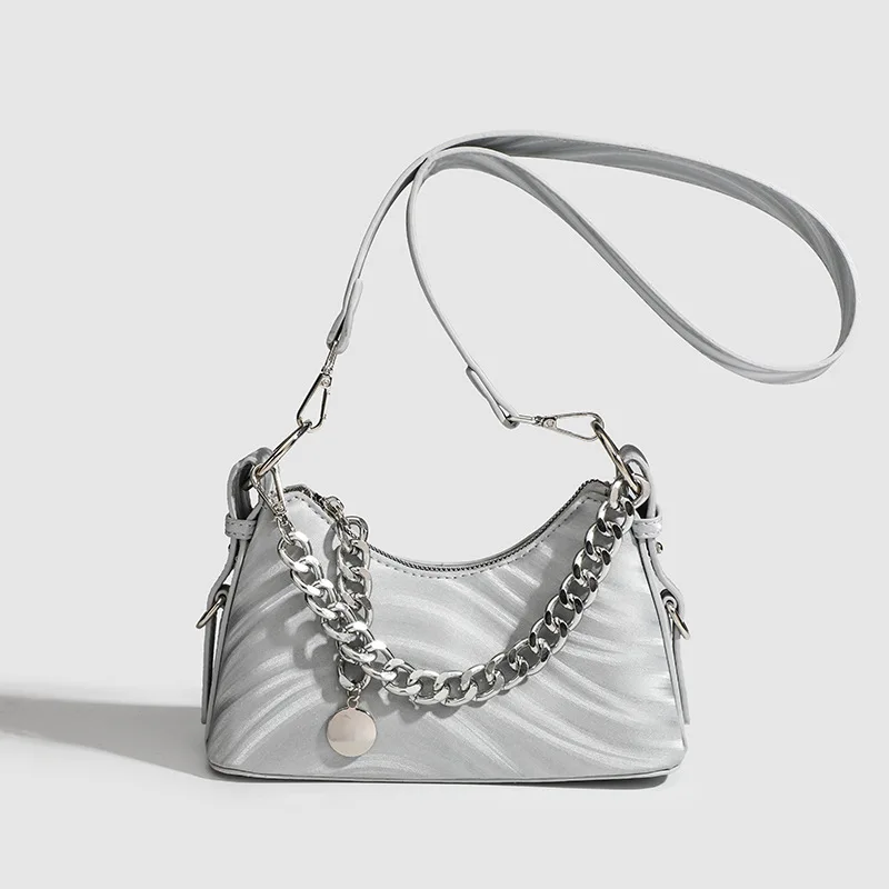 New Fashion Temperament Wide Shoulder Strap Oblique Cross -Bag Versatile Color Change Small Square Bag Handbag Crescent Bag
New Fashion Temperament Wide Shoulder Strap Oblique Cross -Bag Versatile Color Change Small Square Bag Handbag Crescent Bag