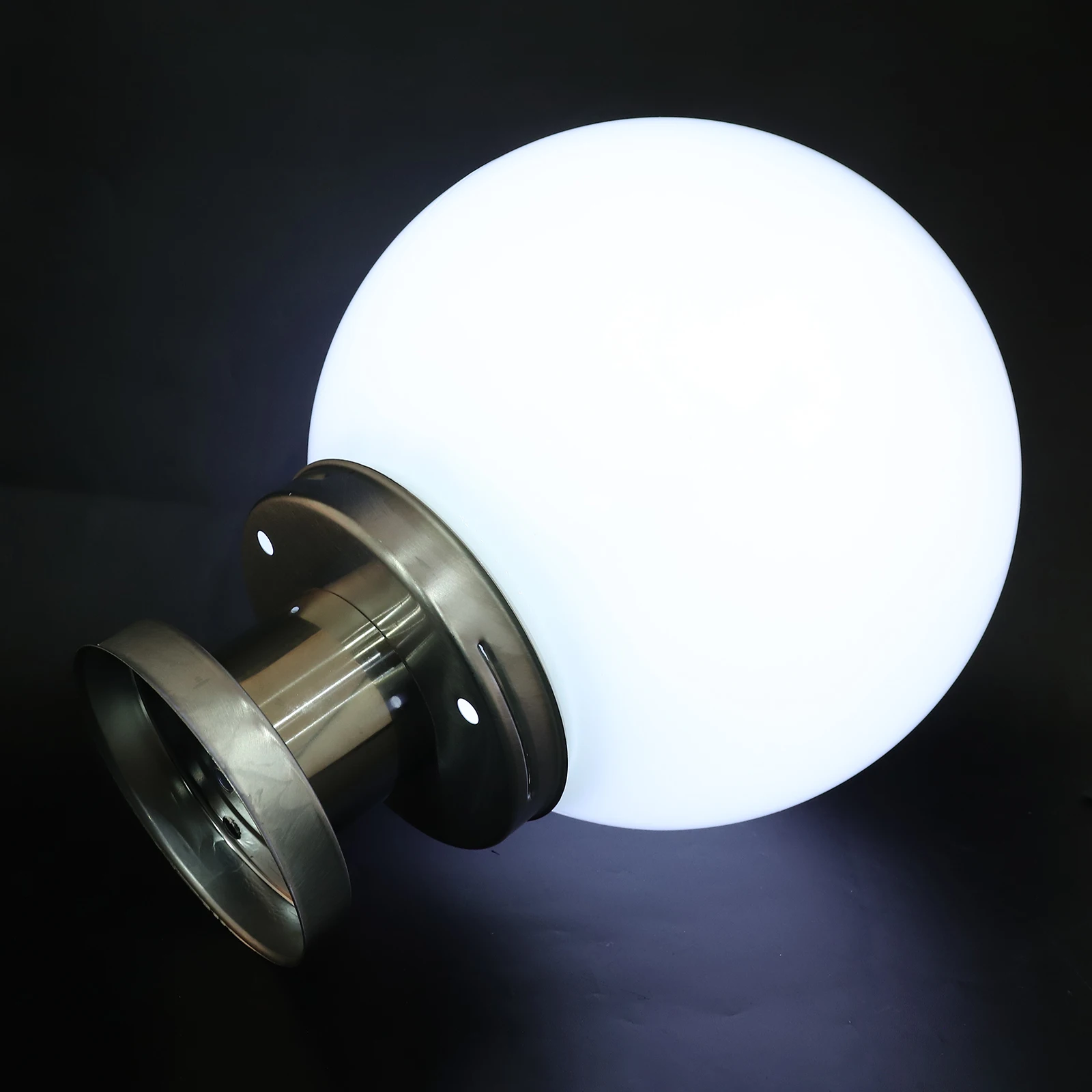 Solar Post Lamp Outdoor Waterproof Ball Shaped Light Courtyard Wall Solar Power Lamp for Outdoors Durable Sealing Performance
Solar Post Lamp Outdoor Waterproof Ball Shaped Light Courtyard Wall Solar Power Lamp for Outdoors Durable Sealing Performance