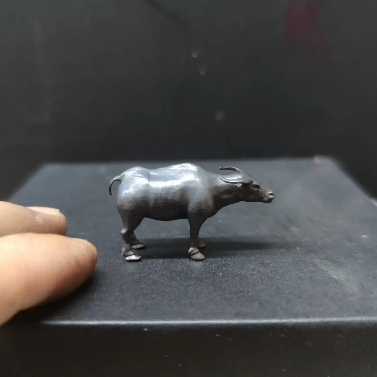 Buffalo decorations, Chinese style creative micro landscape, pony decorations, bonsai, rockery decorations
Buffalo decorations, Chinese style creative micro landscape, pony decorations, bonsai, rockery decorations