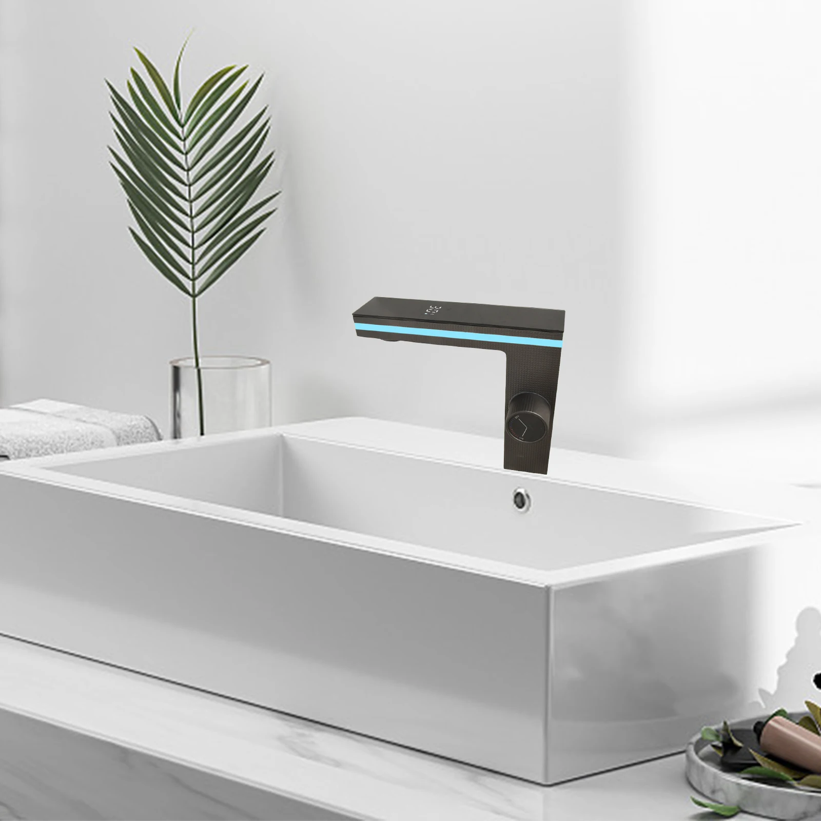 Bathroom Shower Digital Display Faucet 270-degree LED Strip Automotive Paint Process Explosion-proof Foaming Device
Bathroom Shower Digital Display Faucet 270-degree LED Strip Automotive Paint Process Explosion-proof Foaming Device
