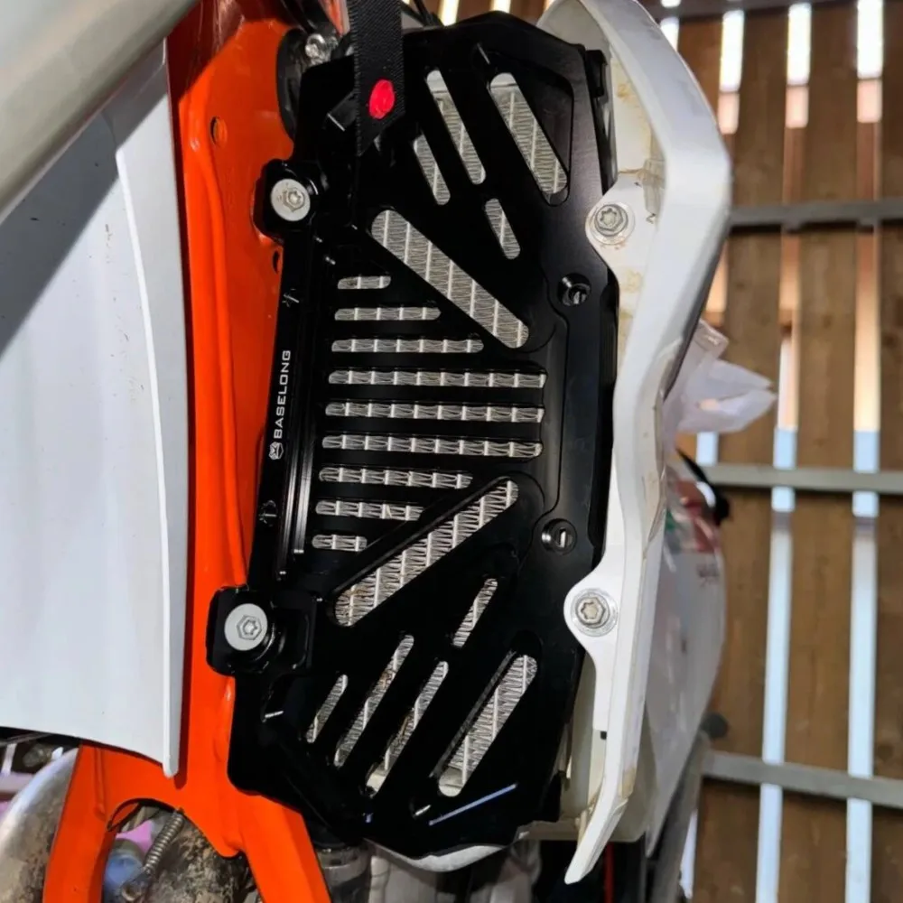 FOR 300XC-F 2016-2017 350 XC-F FACTORY 2022-2023 250EXC 2017-2019 300EXC 2017-2021 2020 Motocross Radiator Grille Guard Cover
FOR 300XC-F 2016-2017 350 XC-F FACTORY 2022-2023 250EXC 2017-2019 300EXC 2017-2021 2020 Motocross Radiator Grille Guard Cover