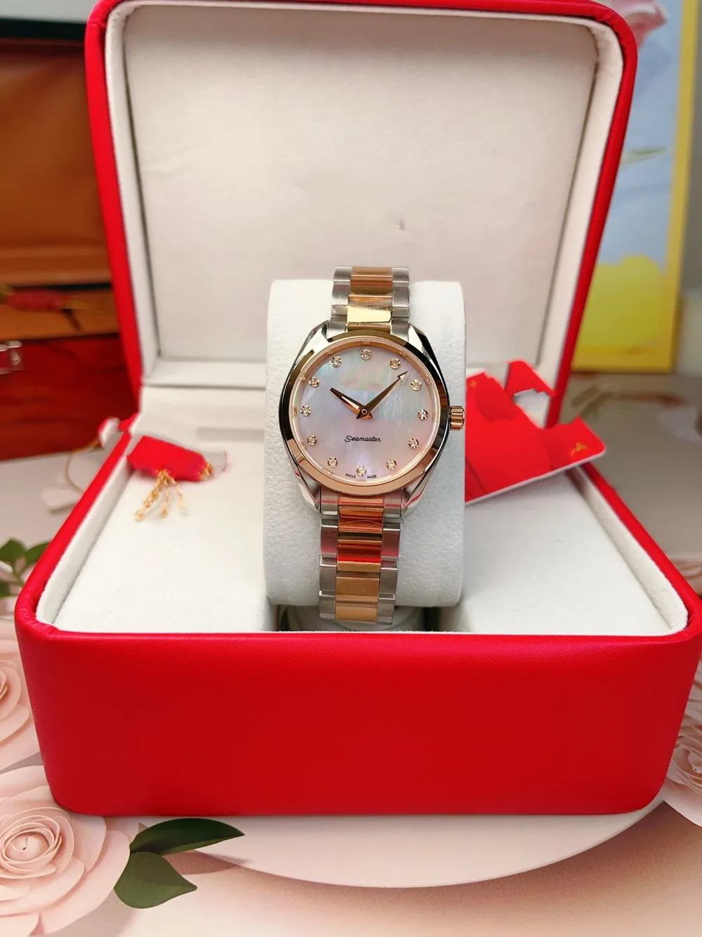 Luxury Rose Gold Silver Two Tone Ladies Watch Diamond Index Quartz Wristwatch for Daily Party
Luxury Rose Gold Silver Two Tone Ladies Watch Diamond Index Quartz Wristwatch for Daily Party