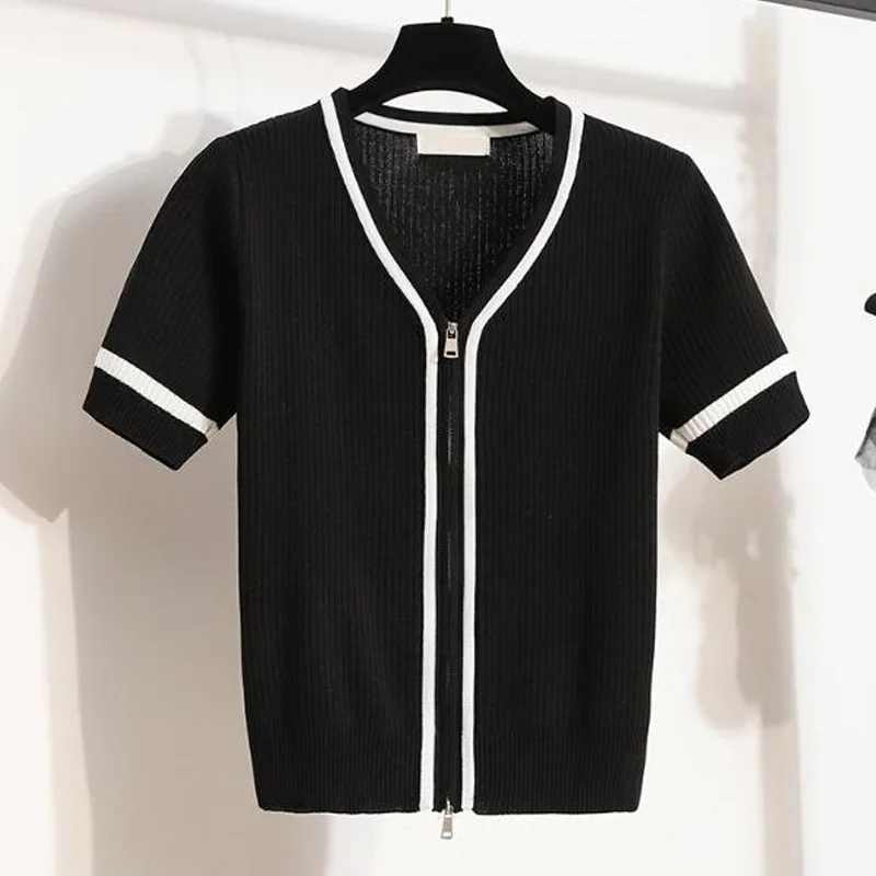 Women's Clothing Black & White V-Neck Solid Color Short Sleeve Slim Fit Zip-Up T-Shirt Comfort Elegant Casual Summer Fashion Top
Women's Clothing Black & White V-Neck Solid Color Short Sleeve Slim Fit Zip-Up T-Shirt Comfort Elegant Casual Summer Fashion Top