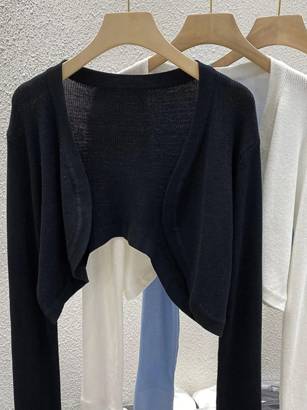 Ice Silk Knitted Cardigan Thin Women's Summer Black Small Shawl Top Strap Outer Sun Protection Cover up Thin Veil
Ice Silk Knitted Cardigan Thin Women's Summer Black Small Shawl Top Strap Outer Sun Protection Cover up Thin Veil
