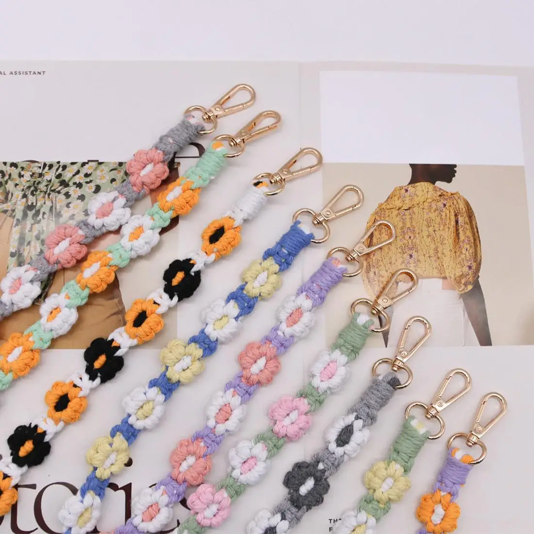 1 шт., ремешок на запястье с цветами ручной работы для мобильного телефона, брелок на запястье, подвесной ремешок, брелок с цветочным принтом ромашки, ремешок для сумки
1 шт., ремешок на запястье с цветами ручной работы для мобильного телефона, брелок на запястье, подвесной ремешок, брелок с цветочным принтом ромашки, ремешок для сумки