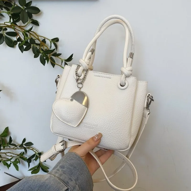 Simple Sling Style Bag For Women On The Go Compact Underarm Shoulder Bag For Running Errands And Daily Chores
Simple Sling Style Bag For Women On The Go Compact Underarm Shoulder Bag For Running Errands And Daily Chores