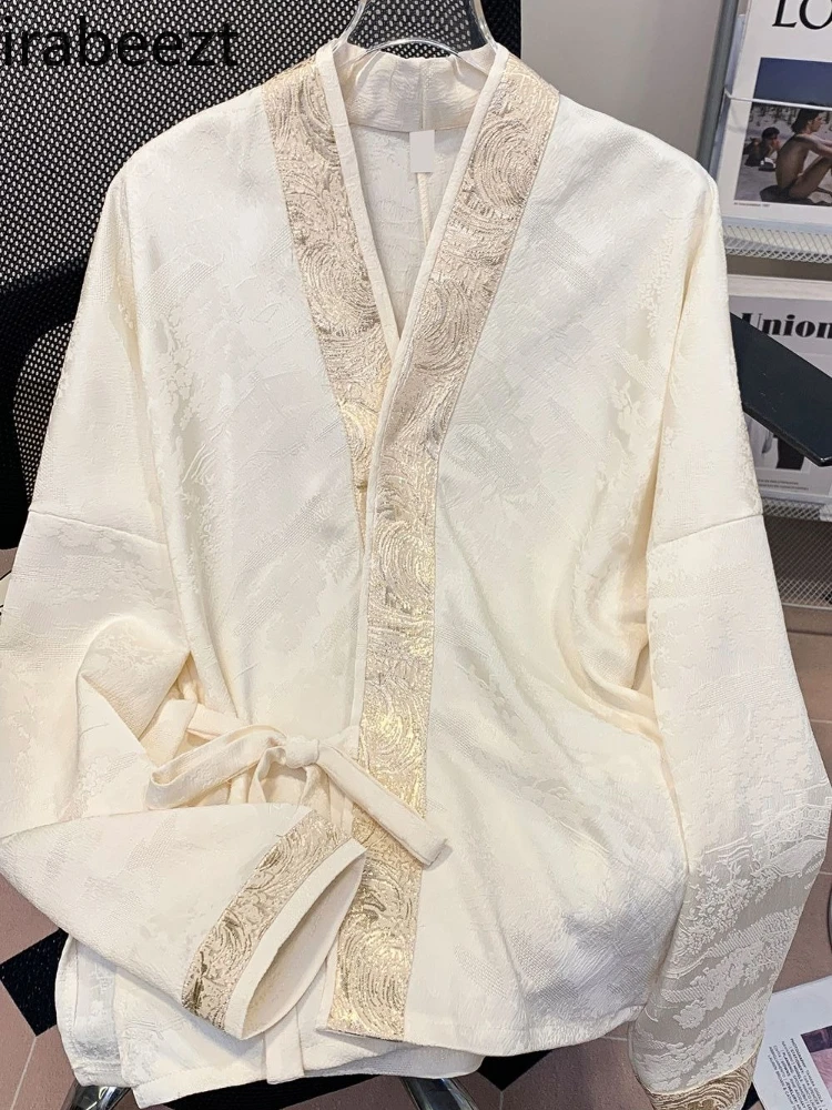 Винтажная жаккардовая блузка с v-образным вырезом в китайском стиле, женская элегантная свободная рубашка-туника с рукавами самолета в стиле бохо, шикарная рубашка-туника ханьфу 
Винтажная жаккардовая блузка с v-образным вырезом в китайском стиле, женская элегантная свободная рубашка-туника с рукавами самолета в стиле бохо, шикарная рубашка-туника ханьфу
