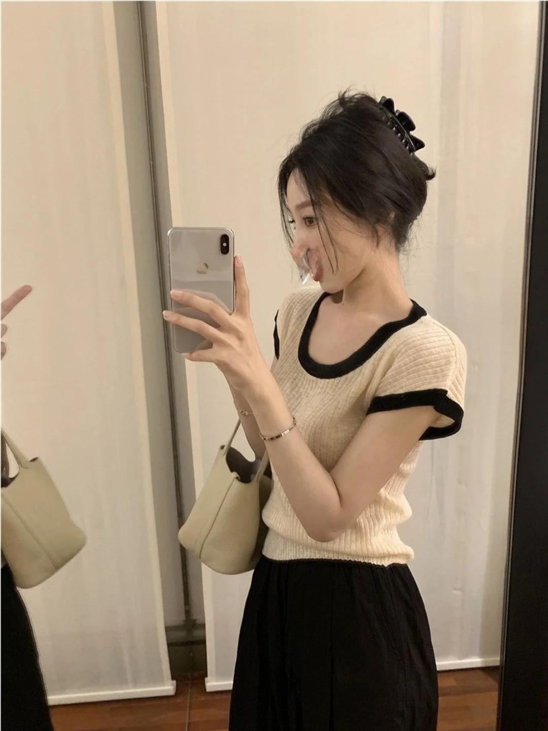 Color Block Ice Silk Knitted Short Sleeve T-Shirt U Neck Slim Fit Summer New Style Casual Soft Polyester Breathable Women's Top
Color Block Ice Silk Knitted Short Sleeve T-Shirt U Neck Slim Fit Summer New Style Casual Soft Polyester Breathable Women's Top