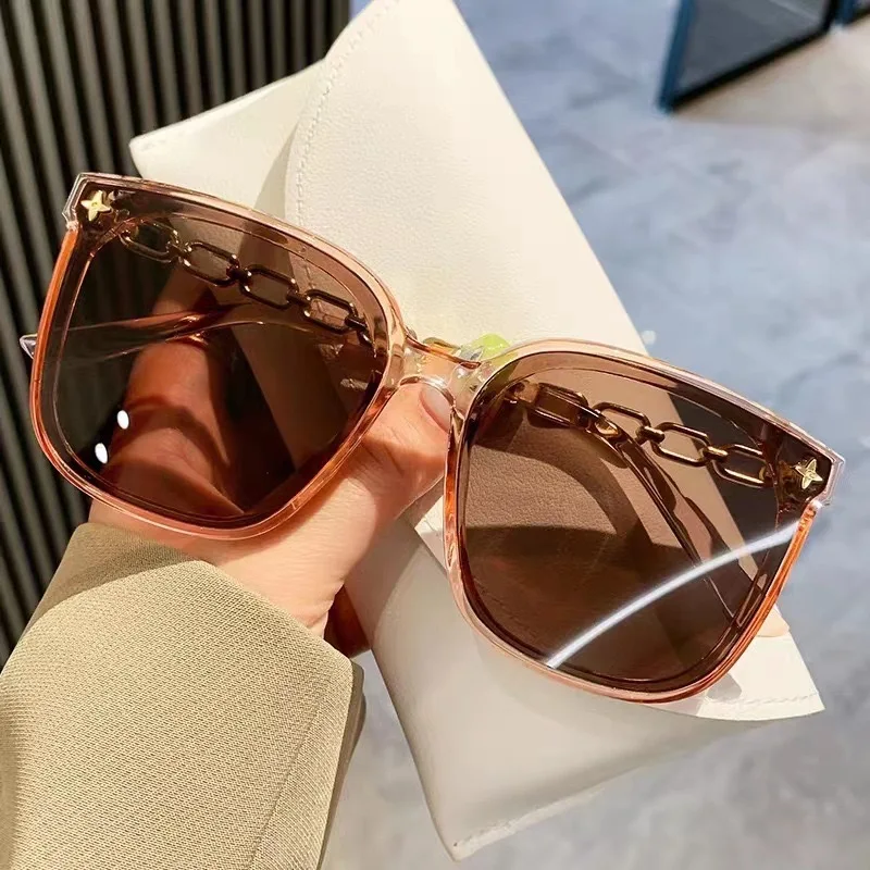 2026 New Square Sunglasses Driving Anti UV400 Shades Face Slimming Luxury Chain Temple Eyewear
2026 New Square Sunglasses Driving Anti UV400 Shades Face Slimming Luxury Chain Temple Eyewear