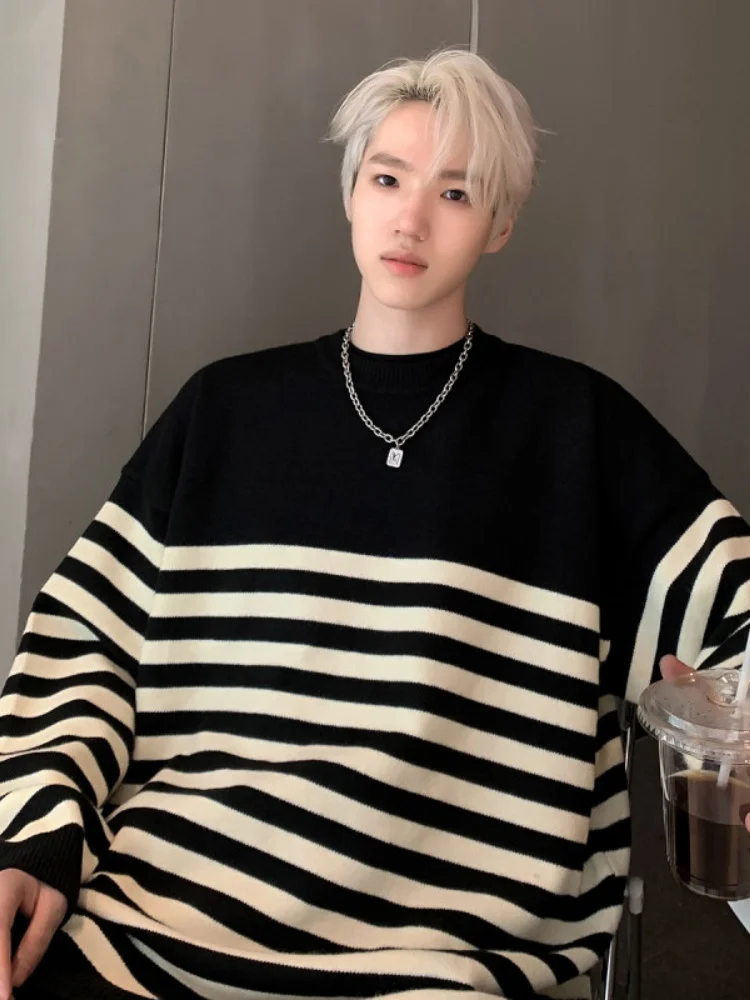 Men's round Neck Knitwear Long Sleeve Autumn Winter Loose Fit Comfortable Casual Stripe Color Block Base Layer T-Shirt
Men's round Neck Knitwear Long Sleeve Autumn Winter Loose Fit Comfortable Casual Stripe Color Block Base Layer T-Shirt