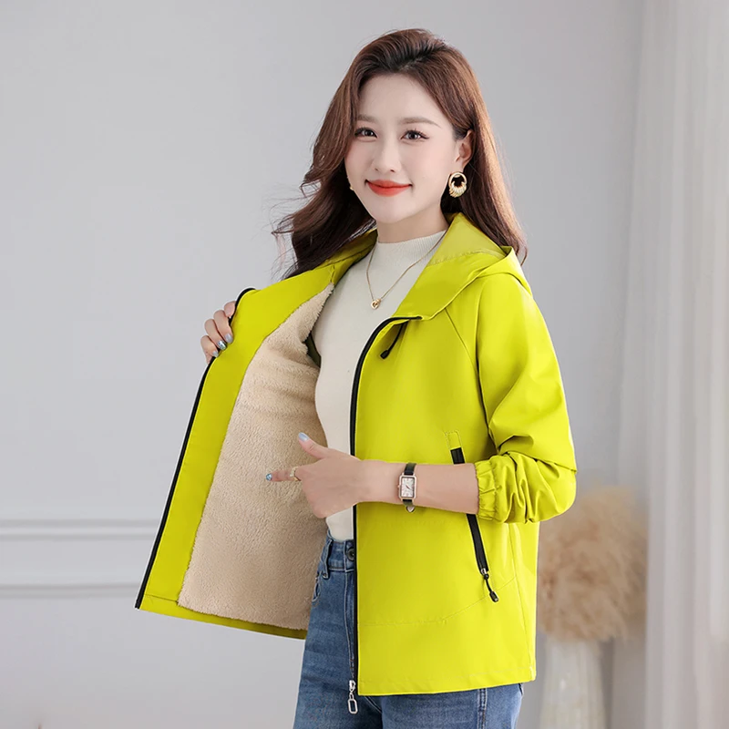 Новое осенне-зимнее модное универсальное толстое штурмовое пальто, женская повседневная ветрозащитная спортивная теплая куртка с капюшоном для альпинизма
Новое осенне-зимнее модное универсальное толстое штурмовое пальто, женская повседневная ветрозащитная спортивная теплая куртка с капюшоном для альпинизма