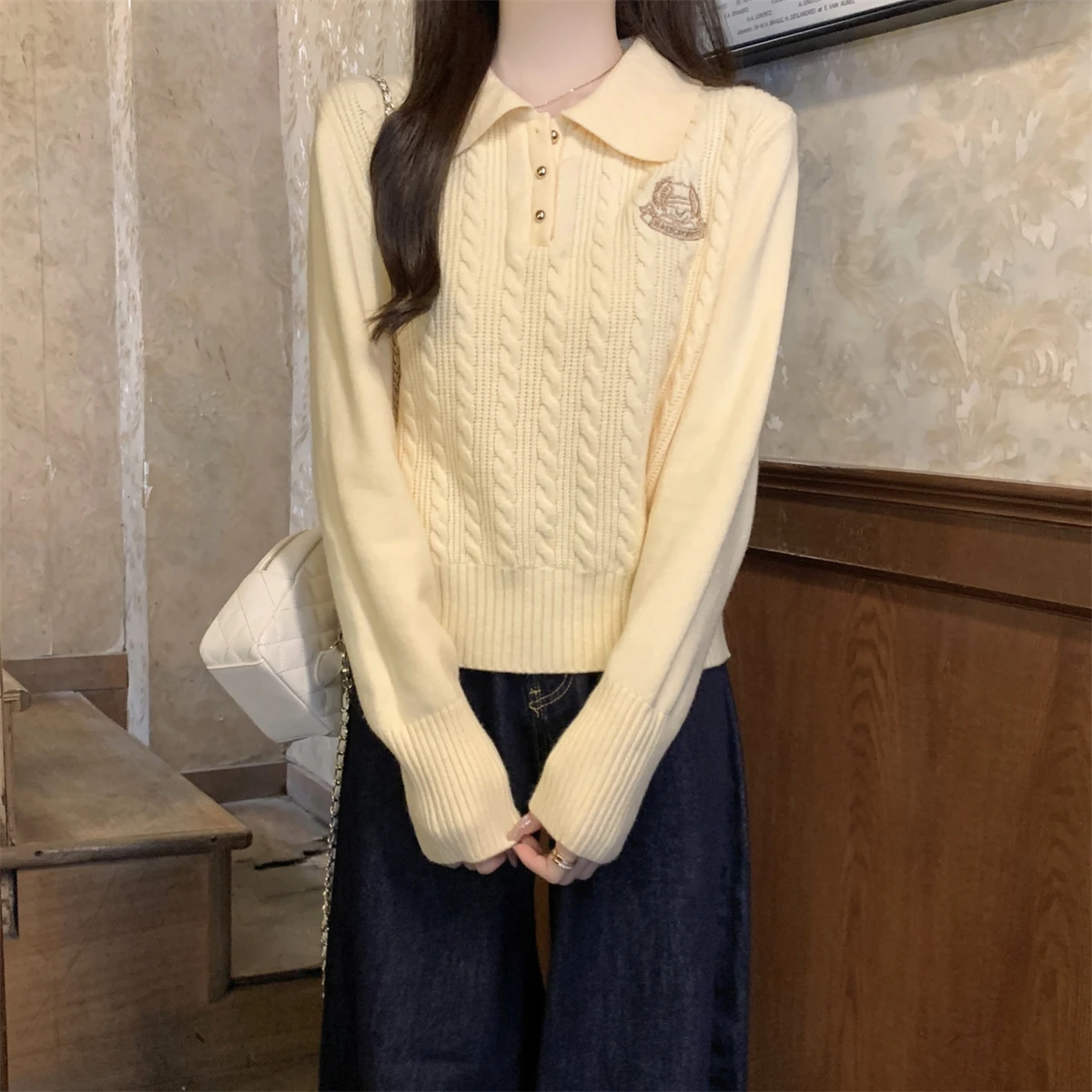 Новая корейская вязаная кофта с длинным рукавом и вышивкой, женская модная универсальная базовая модель из крученой пряжи, 2026 год
Новая корейская вязаная кофта с длинным рукавом и вышивкой, женская модная универсальная базовая модель из крученой пряжи, 2026 год