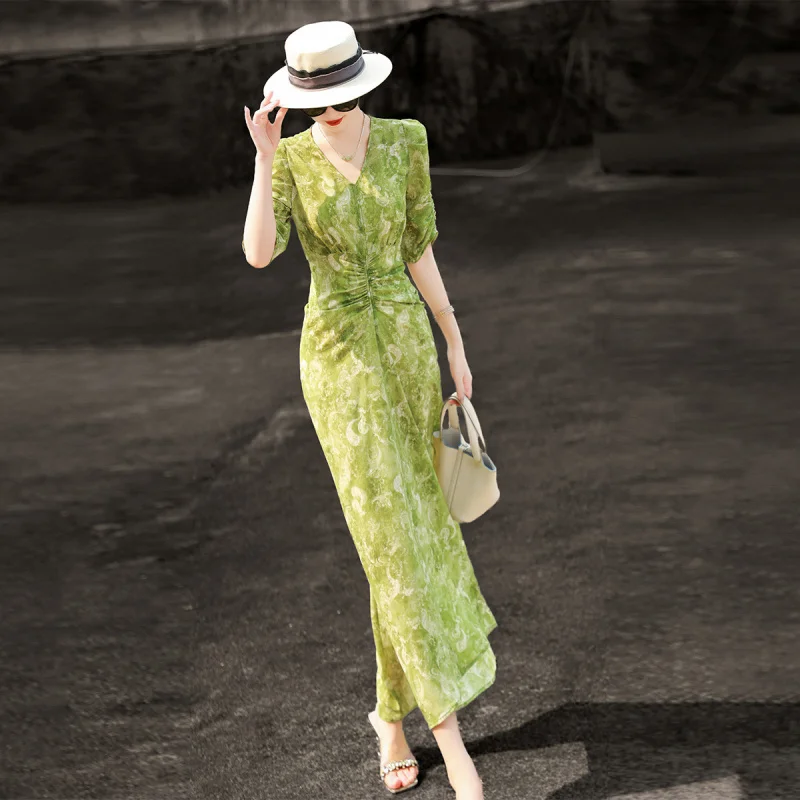 MEXCOCO 2026 Summer French Chiffon Printed Maxi Dress V Neck Mid Sleeve Ruched Waist Slim Elegant Holiday Women Long Dress
MEXCOCO 2026 Summer French Chiffon Printed Maxi Dress V Neck Mid Sleeve Ruched Waist Slim Elegant Holiday Women Long Dress