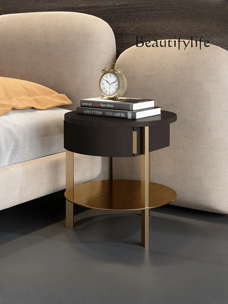 Italian Style Light Luxury Bedroom Bedside Table Modern Simple Elegant Design Sofa Side Cabinet Minimalist Style Bedside Cabinet
Italian Style Light Luxury Bedroom Bedside Table Modern Simple Elegant Design Sofa Side Cabinet Minimalist Style Bedside Cabinet