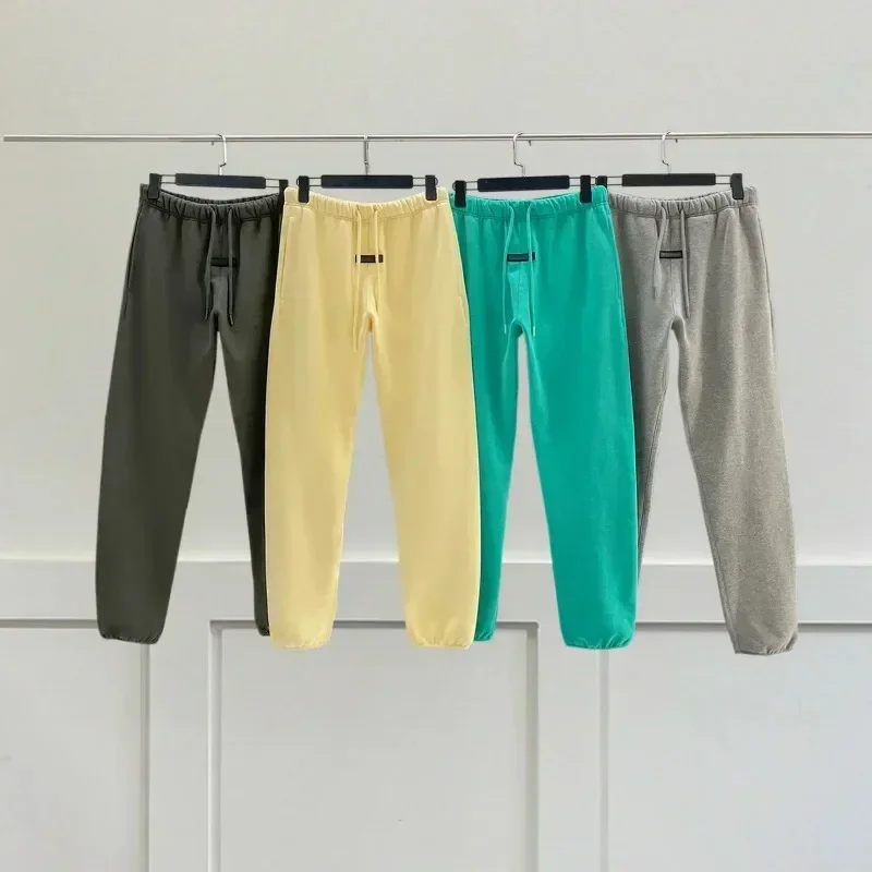 24SS Classic Brand Men's Casual Pants Luxury Design Silicone Letter Tight Pants Sweatpants Couple Solid Loose Cotton Sport Pants
24SS Classic Brand Men's Casual Pants Luxury Design Silicone Letter Tight Pants Sweatpants Couple Solid Loose Cotton Sport Pants