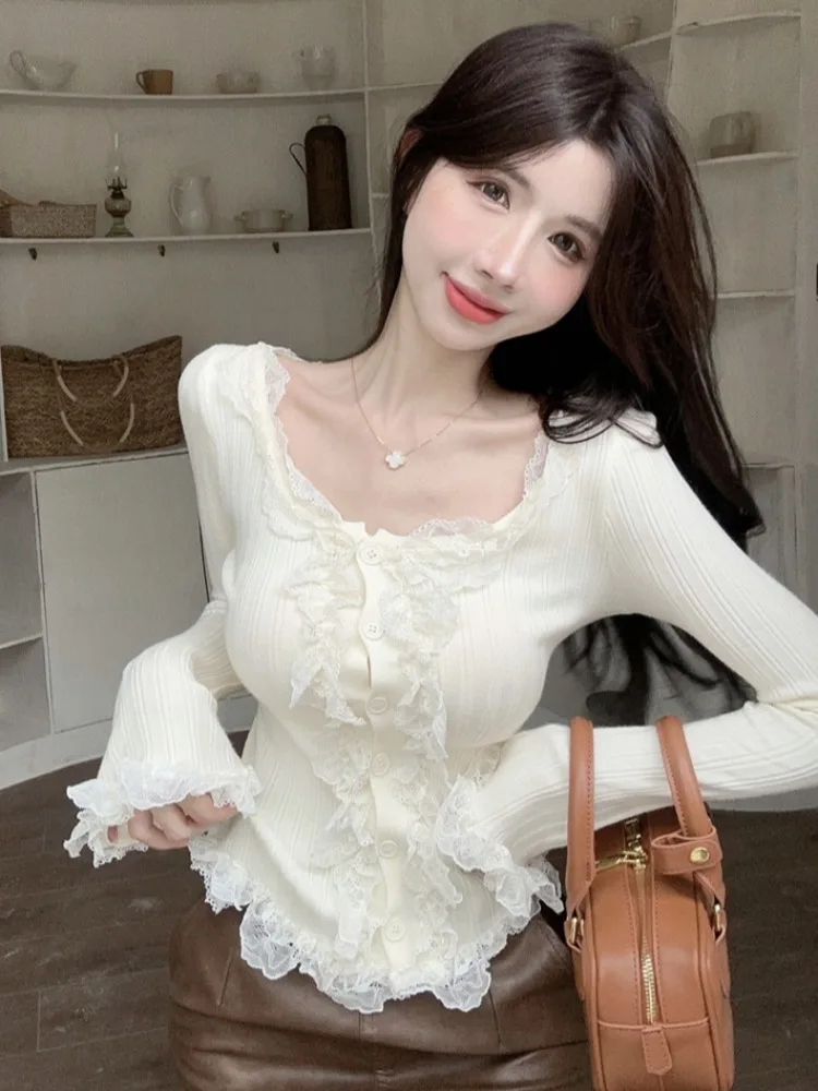 Autumn Winter Unique Sweet Spicy Short Lace Knitted Base Shirt Women's Slim Fit Square Collar Top High Design Sense Base Shirt
Autumn Winter Unique Sweet Spicy Short Lace Knitted Base Shirt Women's Slim Fit Square Collar Top High Design Sense Base Shirt