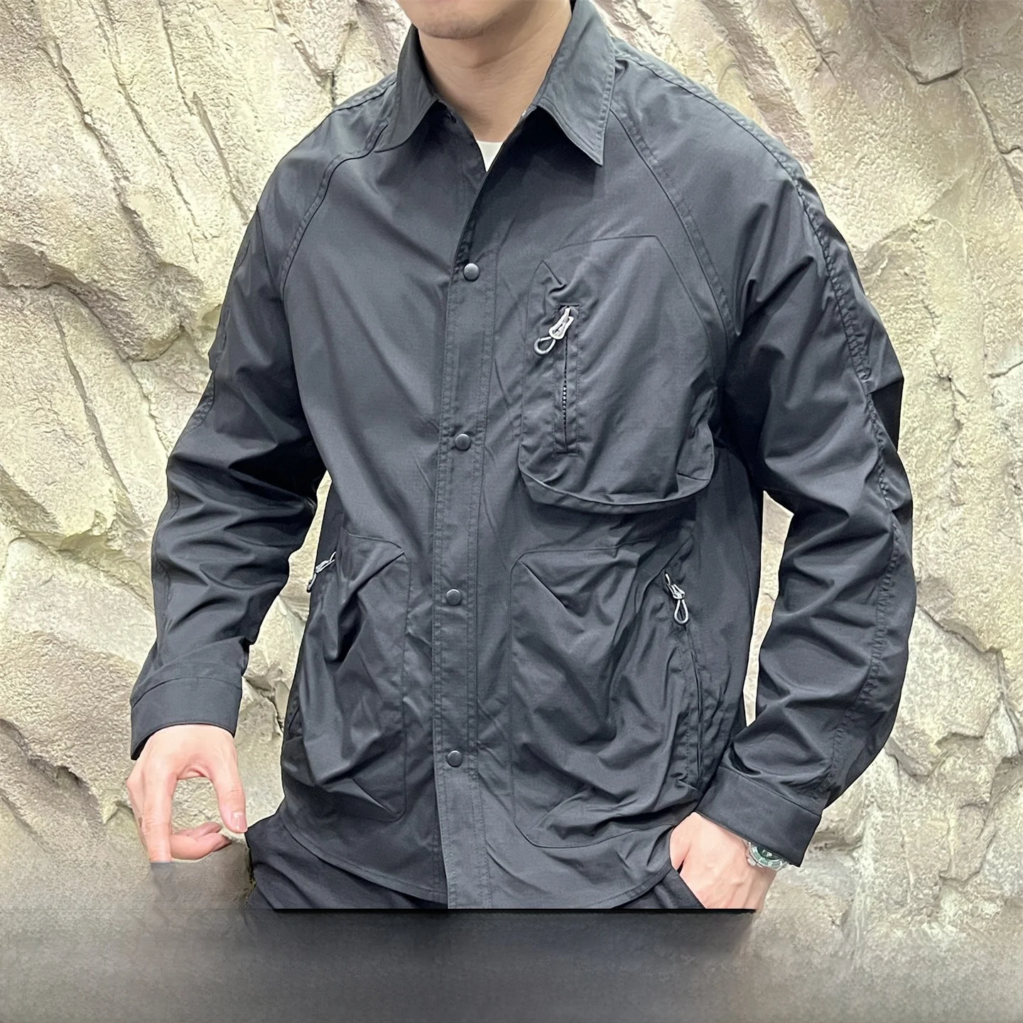 Легкая водонепроницаемая уличная спецодежда Jaet, мужская вентилируемая осенняя верхняя одежда из полиэфирного волокна Long Sve
Легкая водонепроницаемая уличная спецодежда Jaet, мужская вентилируемая осенняя верхняя одежда из полиэфирного волокна Long Sve