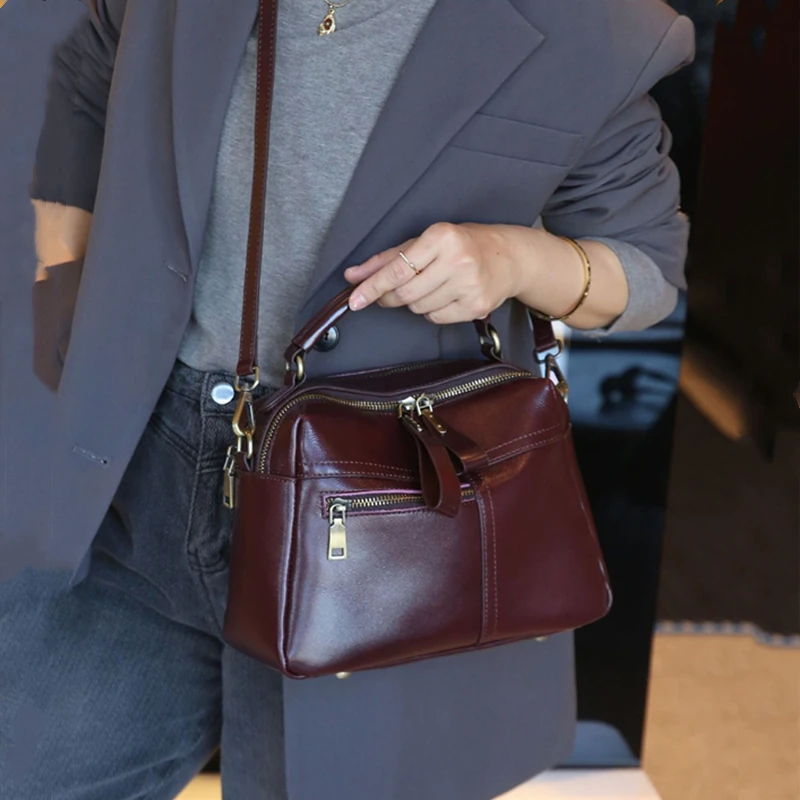 Toptrends Cowhide Genuine Leather Pillow Shoulder Bags For Women 2025 Luxury Designer Top Handle Work Crossbody Ladies Handbags
Toptrends Cowhide Genuine Leather Pillow Shoulder Bags For Women 2025 Luxury Designer Top Handle Work Crossbody Ladies Handbags