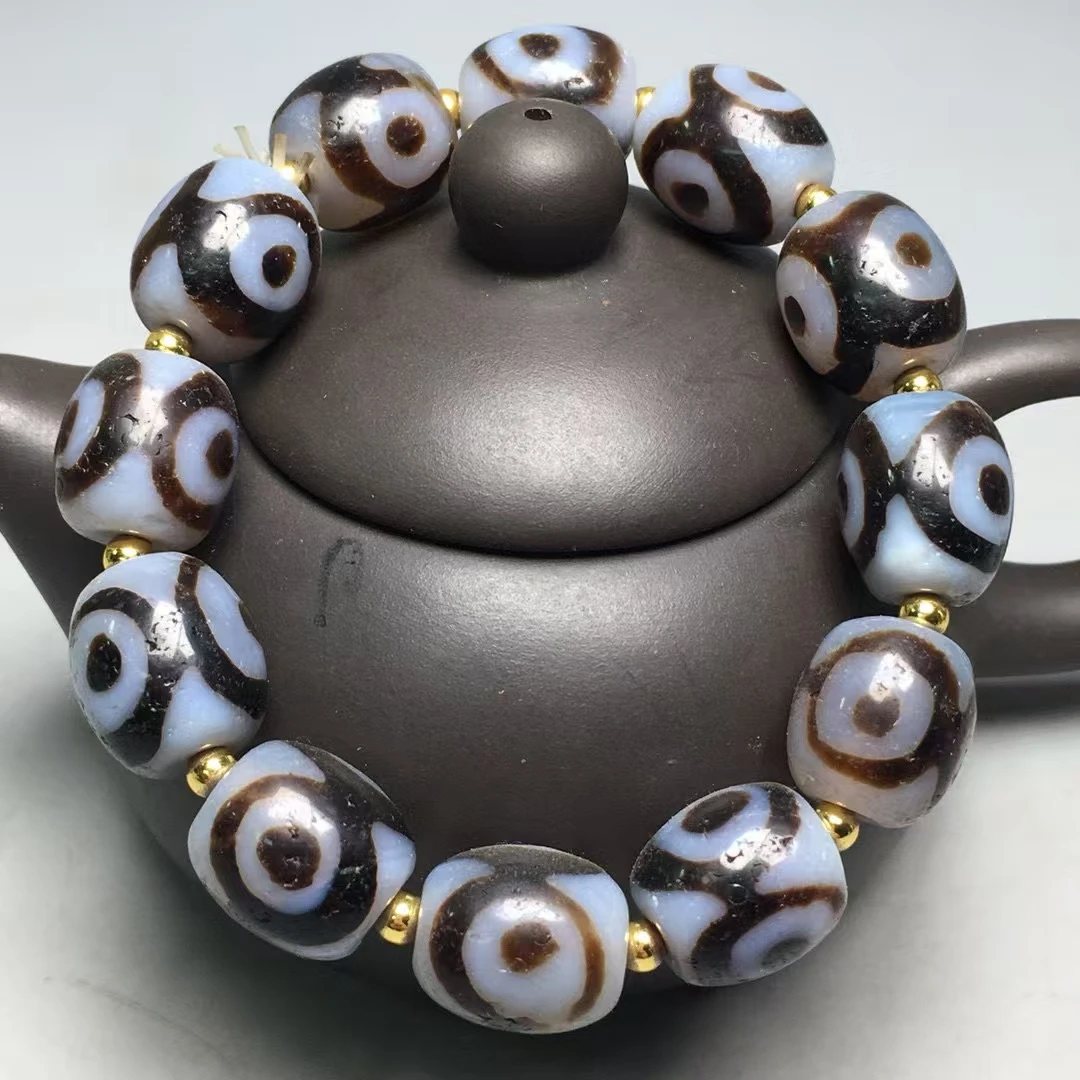 Nature 3 Eyes Bead Rosary Mascot Home Ornament Bracelets Three Eyes Amulet Tibetan Dzi Bead Bless Talisman
Nature 3 Eyes Bead Rosary Mascot Home Ornament Bracelets Three Eyes Amulet Tibetan Dzi Bead Bless Talisman