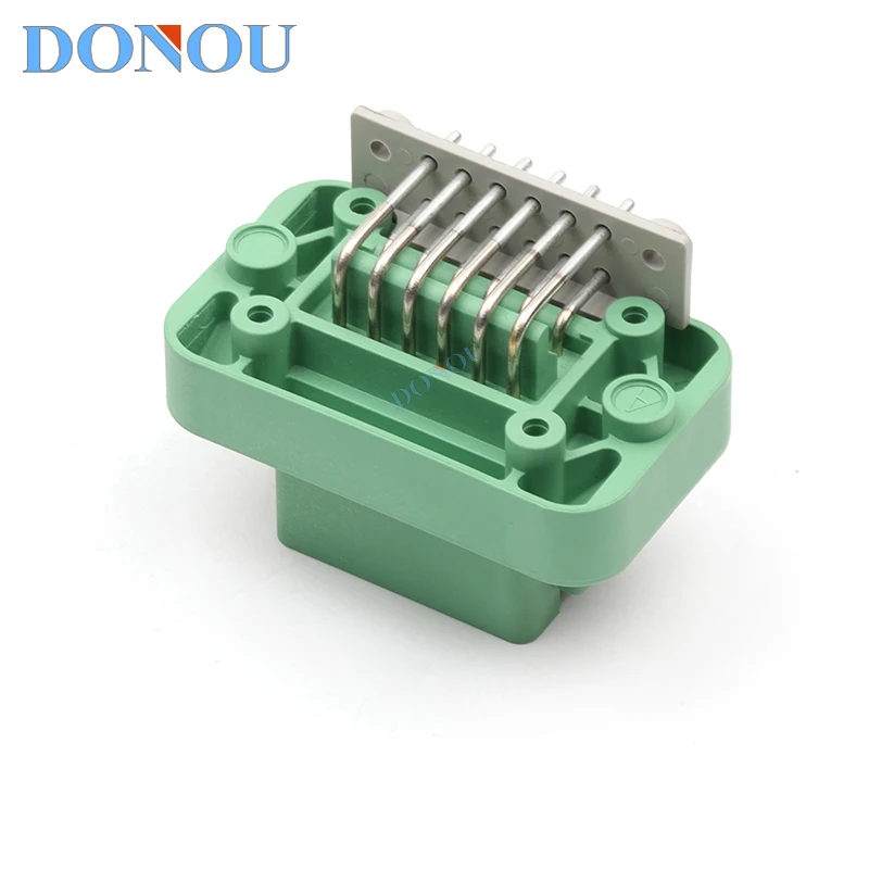 DT13-12PC-B016 Deutsch PCB board end waterproof connector Green bent pin seat male plug connector
DT13-12PC-B016 Deutsch PCB board end waterproof connector Green bent pin seat male plug connector