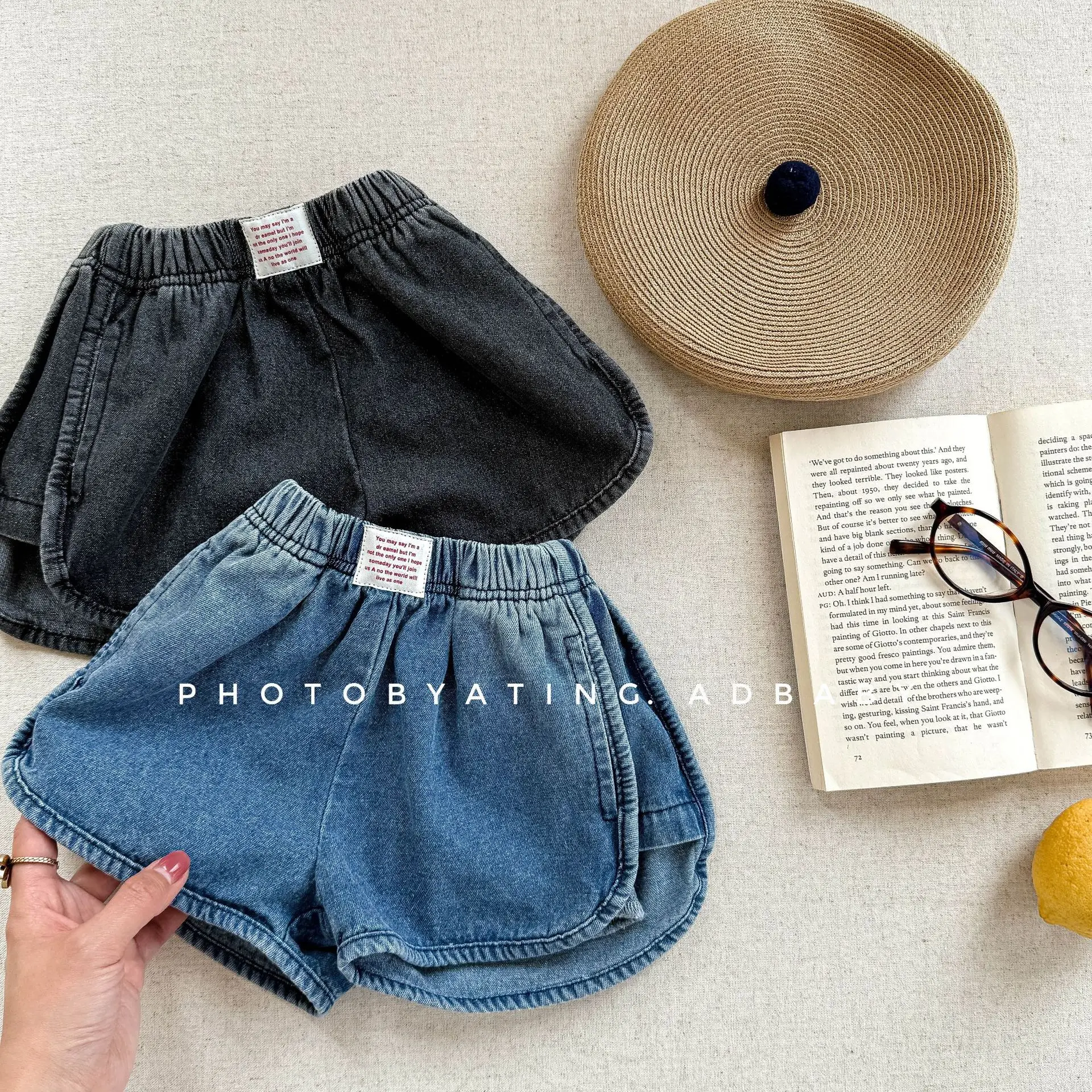 Denim Shorts 2025 Summer New Korean Solid Color Fashion All-match Simple and Cute Denim Shorts Kids Clothes
Denim Shorts 2025 Summer New Korean Solid Color Fashion All-match Simple and Cute Denim Shorts Kids Clothes