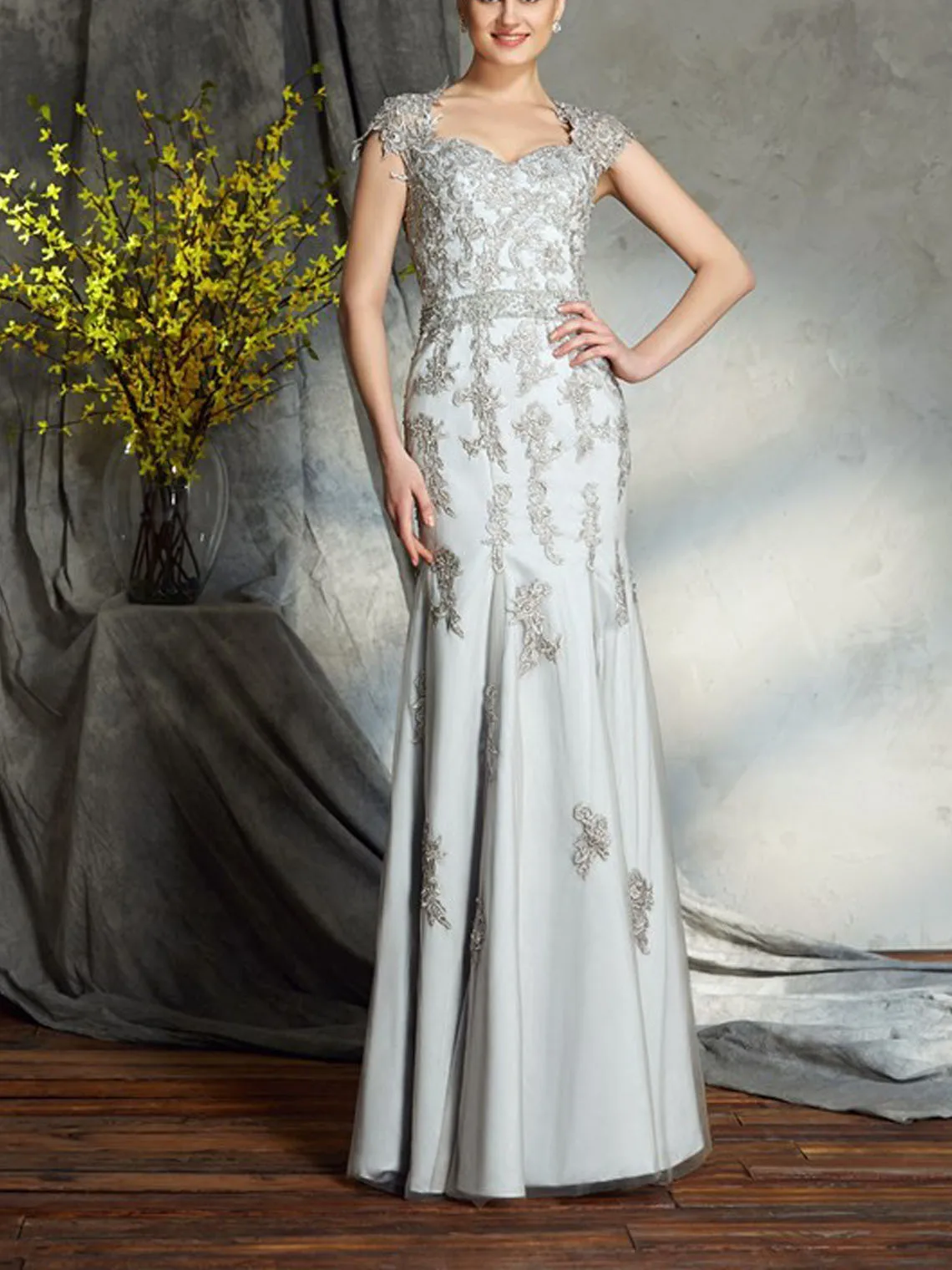 Luxury Vintage Sheath Evening Dress Tulle Sweetheart Neckline Cap Sleeve Floor Length Appliques Prom Gown 2025 Free Customized
Luxury Vintage Sheath Evening Dress Tulle Sweetheart Neckline Cap Sleeve Floor Length Appliques Prom Gown 2025 Free Customized