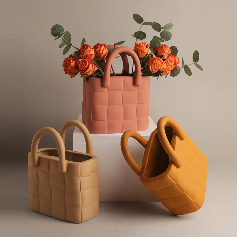 Ceramic Women Bag Flowers Vase Nordic Luxury Bag Vase Handbag Flower Pot Ornaments Office Living Room Decoration Home Decor
Ceramic Women Bag Flowers Vase Nordic Luxury Bag Vase Handbag Flower Pot Ornaments Office Living Room Decoration Home Decor