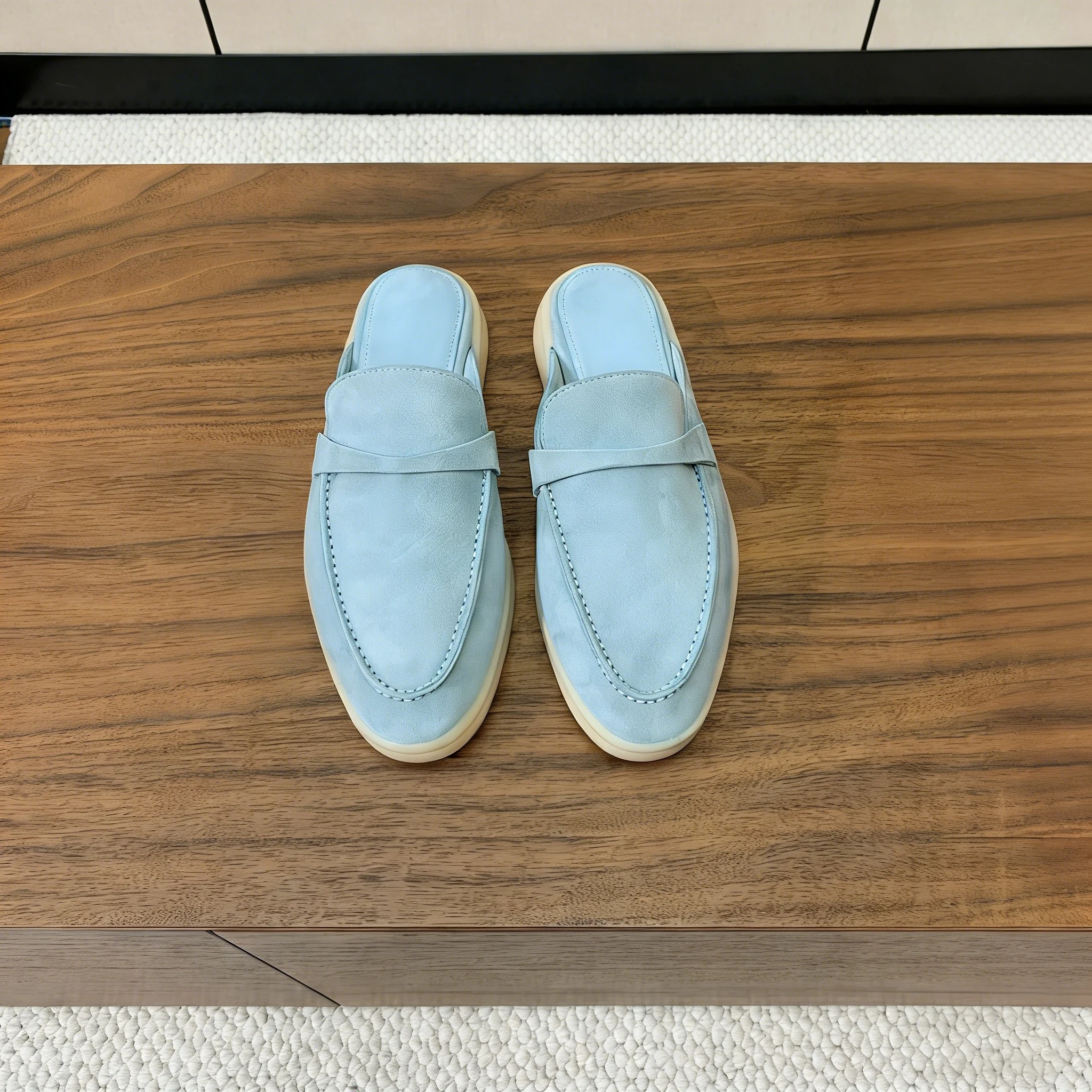 High-End Fashionable Sheepskin Comfortable Unisex Casual Shoes Stylish Leather Footwear for Men And Women
High-End Fashionable Sheepskin Comfortable Unisex Casual Shoes Stylish Leather Footwear for Men And Women