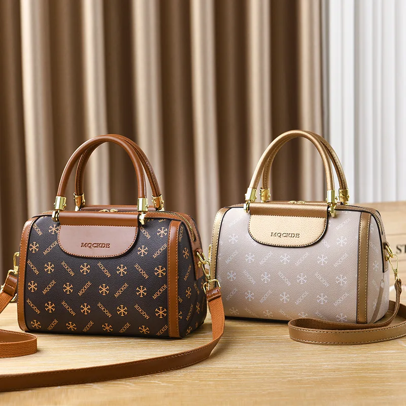 2024 New Fashion Boston Women's Bags Large Capacity Luxury Designer Handbag Quality Leather Single Shoulder Crossbody Bag women
2024 New Fashion Boston Women's Bags Large Capacity Luxury Designer Handbag Quality Leather Single Shoulder Crossbody Bag women