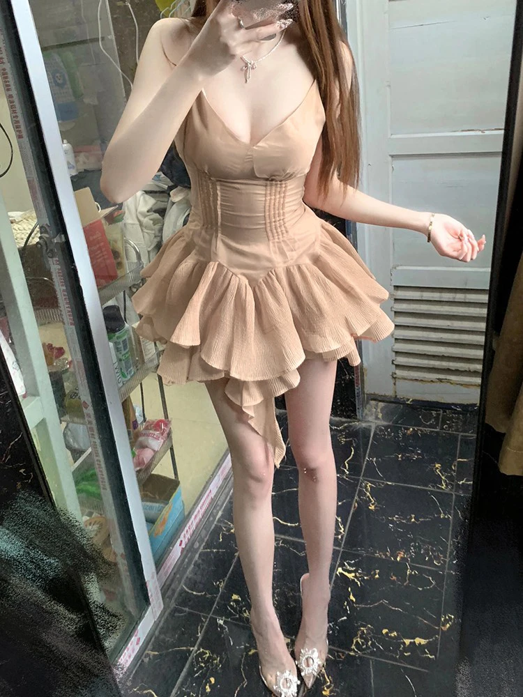 Strive Sexy V-neck Puffy Skirt Women's Summer Pure Desire Sweet And Spicy Princess Dress City Commuting Date Work Casual
Strive Sexy V-neck Puffy Skirt Women's Summer Pure Desire Sweet And Spicy Princess Dress City Commuting Date Work Casual