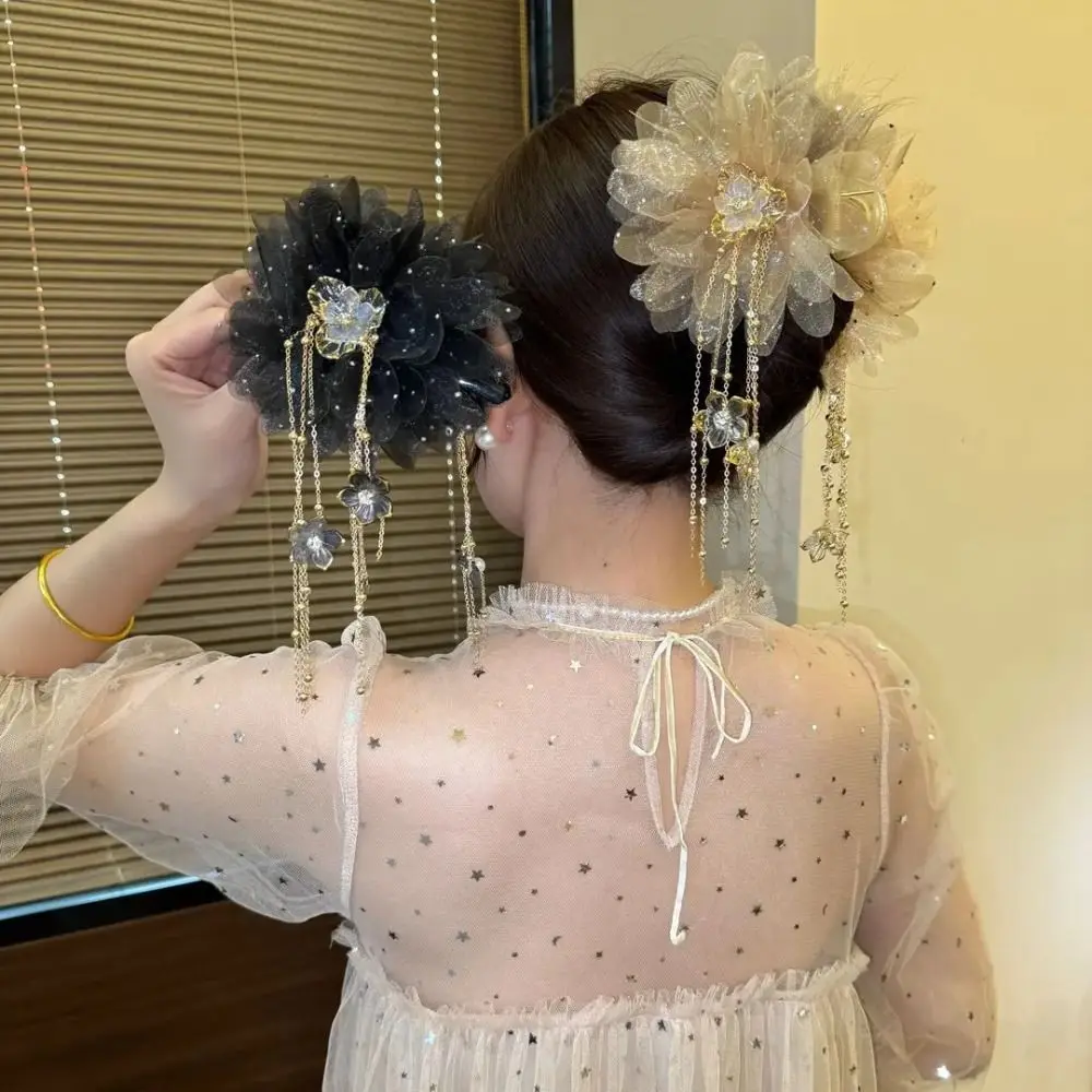 Temperament Peony Flower Grasping Clip Sequin Plastic Flower Hairgrips Tassel Hair Claw Clips Women
Temperament Peony Flower Grasping Clip Sequin Plastic Flower Hairgrips Tassel Hair Claw Clips Women