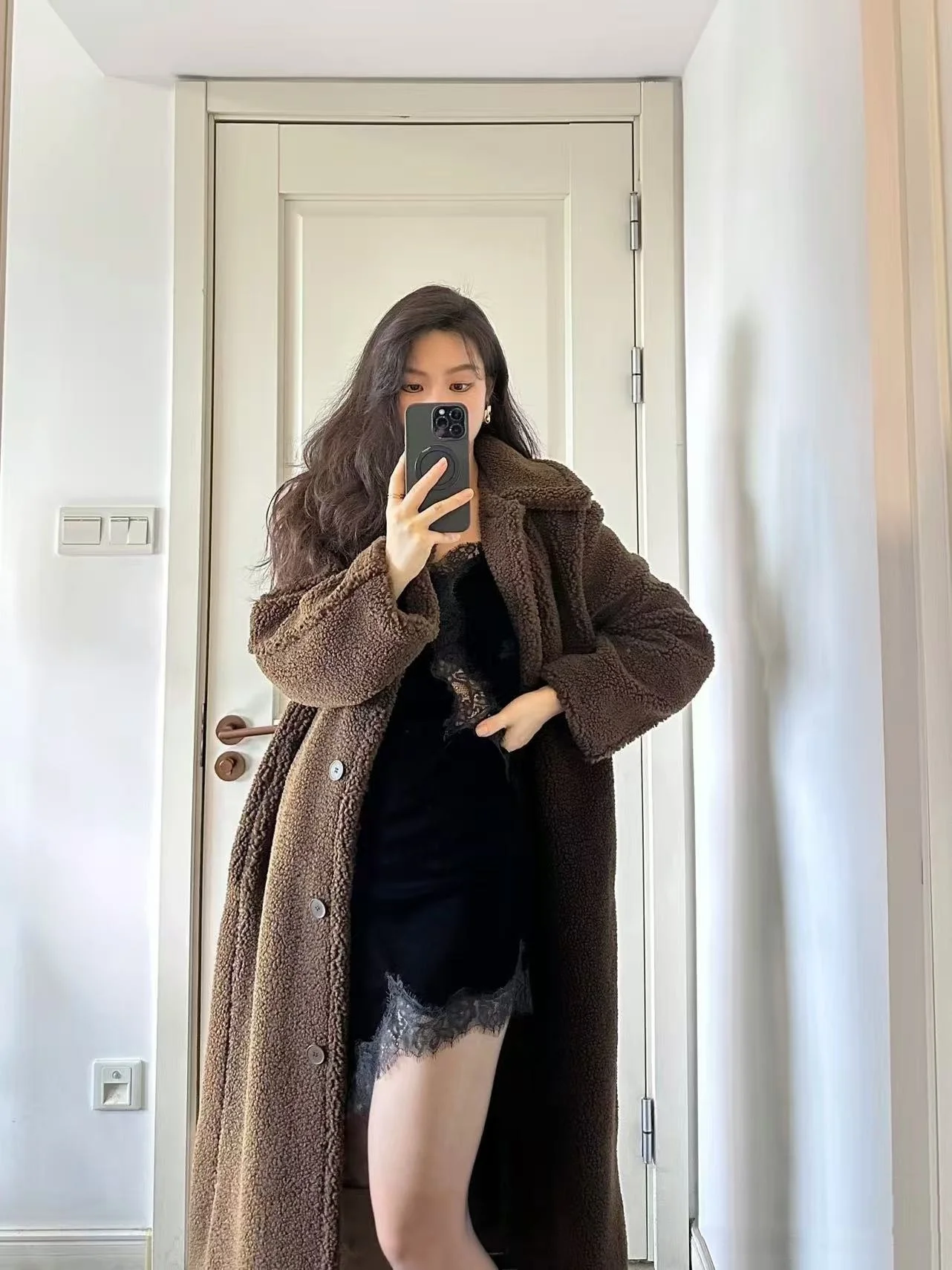 Ladies' Lazy Sle Long Sve Lapel Coat Winter New Arrival eepskin Fce Outerwear Coat Polyester Fiber Women's Jaet
Ladies' Lazy Sle Long Sve Lapel Coat Winter New Arrival eepskin Fce Outerwear Coat Polyester Fiber Women's Jaet
