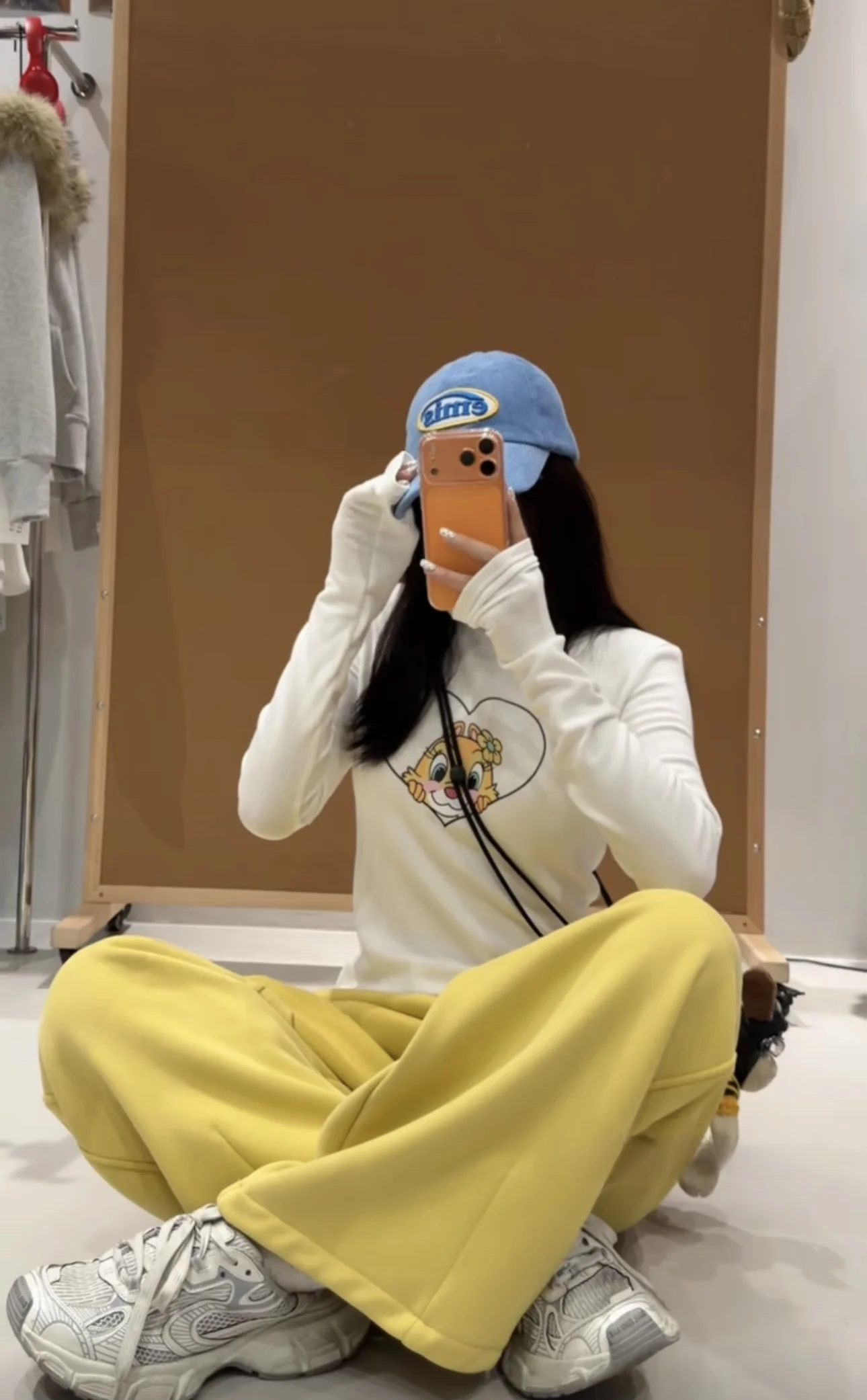 Зимняя женская корейская футболка Sle Long Sve 23, хлопковая футболка с принтом Thiened Base irt, круглая футболка с мультяшным анимацией Ne
Зимняя женская корейская футболка Sle Long Sve 23, хлопковая футболка с принтом Thiened Base irt, круглая футболка с мультяшным анимацией Ne