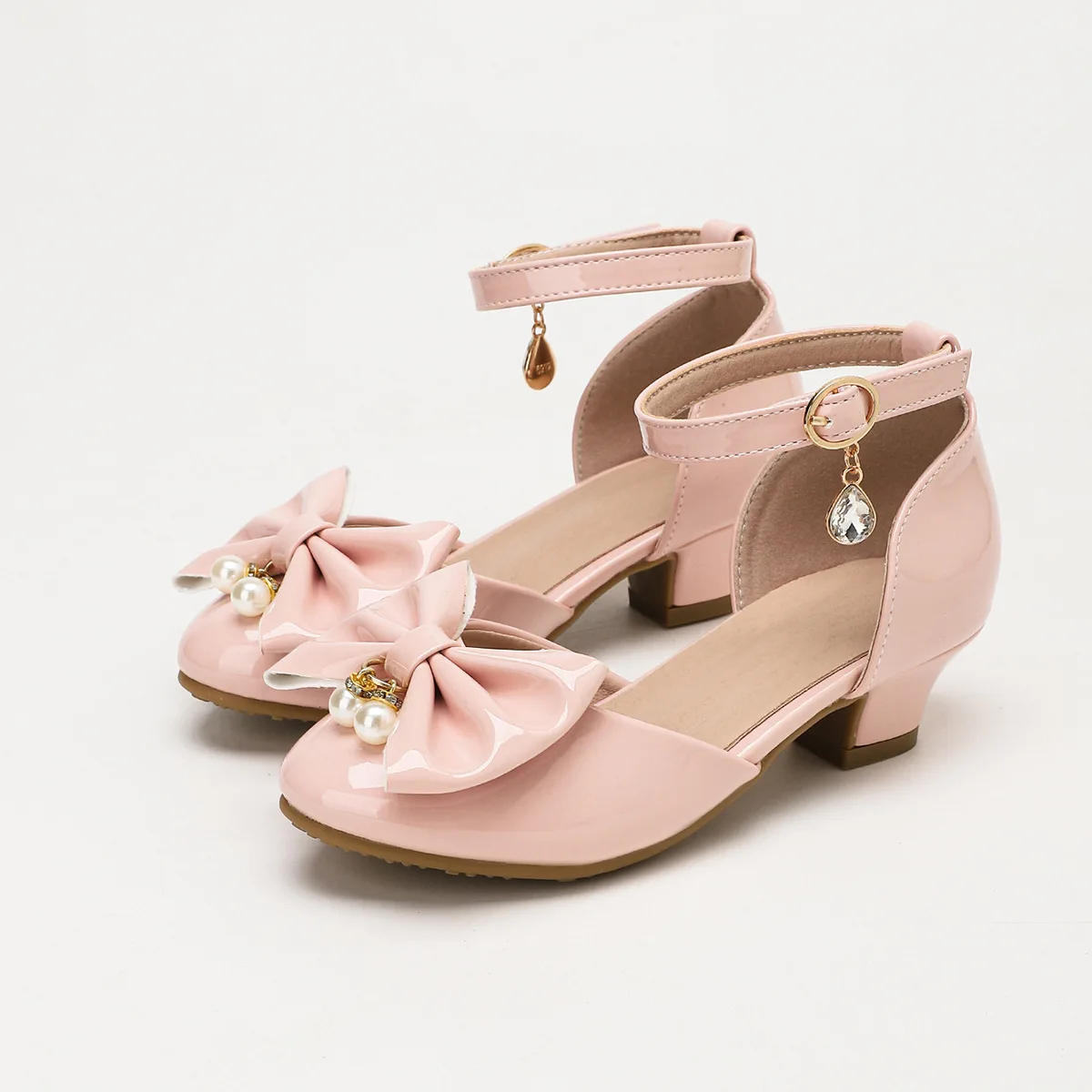 Girls Pink Hollow Sandals New Summer Breathabl Bow Princess Heels Kids Stage Performance High Heels Student Sweet Dress Pumps
Girls Pink Hollow Sandals New Summer Breathabl Bow Princess Heels Kids Stage Performance High Heels Student Sweet Dress Pumps