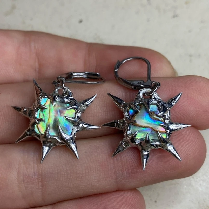 1Pcs Spiky Bubble Claw Thorns Organic Claws Earrings Soldered Abalone Shell Handmade Brutalist Y2k Approx 30mm Jewelry
1Pcs Spiky Bubble Claw Thorns Organic Claws Earrings Soldered Abalone Shell Handmade Brutalist Y2k Approx 30mm Jewelry