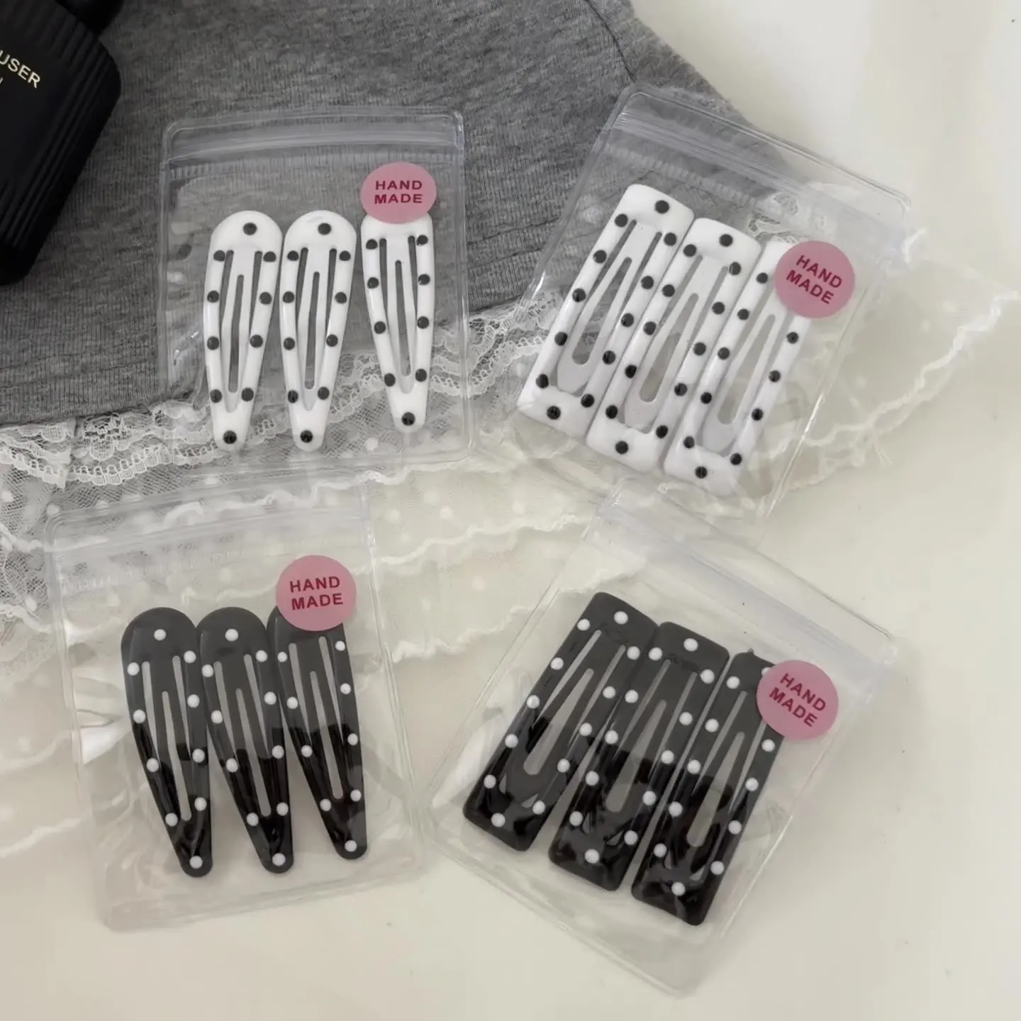 3Pcs/Set Korean new polka dots square hairpins black and white ideas side bangs broken hair bb clips cute hair accessories.
3Pcs/Set Korean new polka dots square hairpins black and white ideas side bangs broken hair bb clips cute hair accessories.