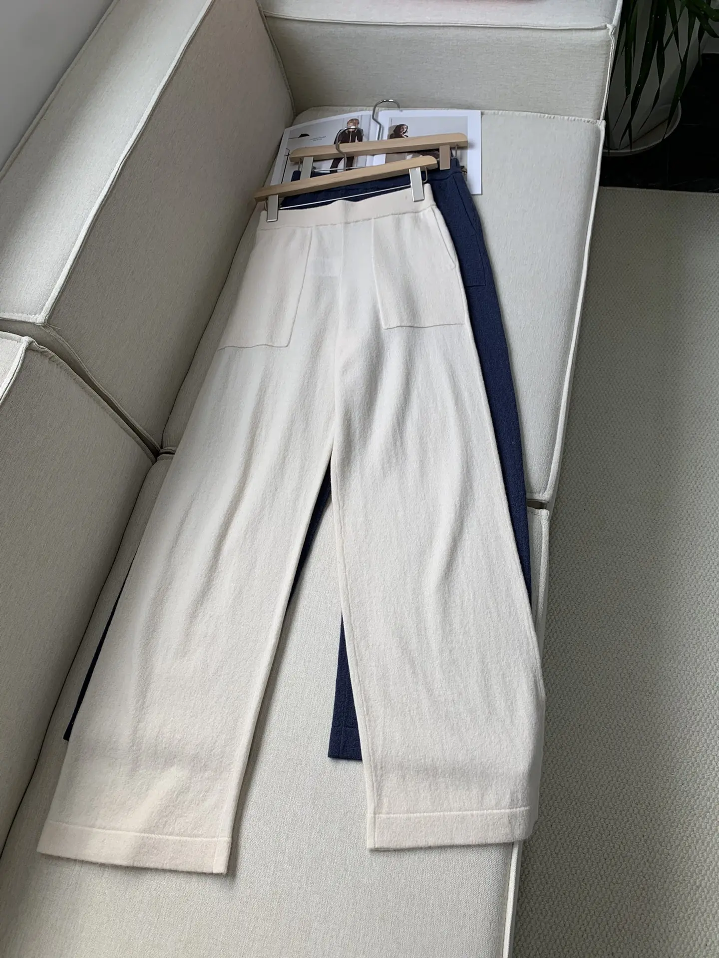 Knitted Long Pants for Women 2024 New Autumn Spring 100% Cashmere High Waist Loose Solid Color Casual Trousers with Pocket
Knitted Long Pants for Women 2024 New Autumn Spring 100% Cashmere High Waist Loose Solid Color Casual Trousers with Pocket