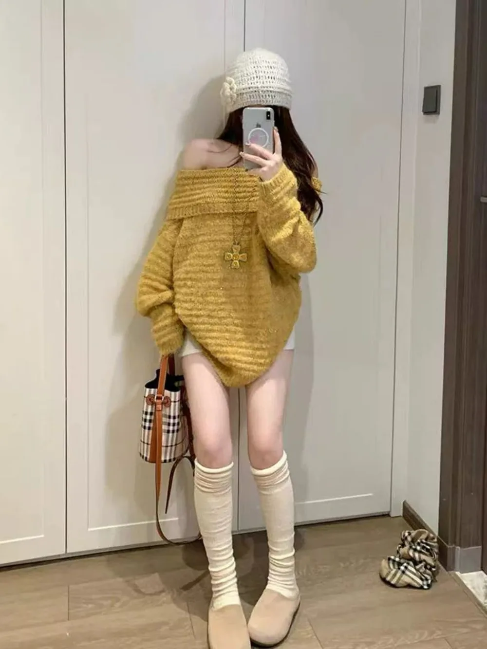 Шерстяной свитер с открытыми плечами, женский вязаный пуловер большого размера, элегантный повседневный топ с открытыми плечами, осенний минималистичный повседневный костюм
Шерстяной свитер с открытыми плечами, женский вязаный пуловер большого размера, элегантный повседневный топ с открытыми плечами, осенний минималистичный повседневный костюм