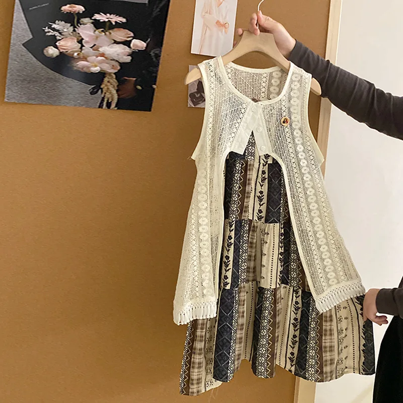 Girls Korean Style Western Design Suspender Skirt 2026 Summer Childrens Set Hollow Cover Shirt Casual Two Piece Set
Girls Korean Style Western Design Suspender Skirt 2026 Summer Childrens Set Hollow Cover Shirt Casual Two Piece Set