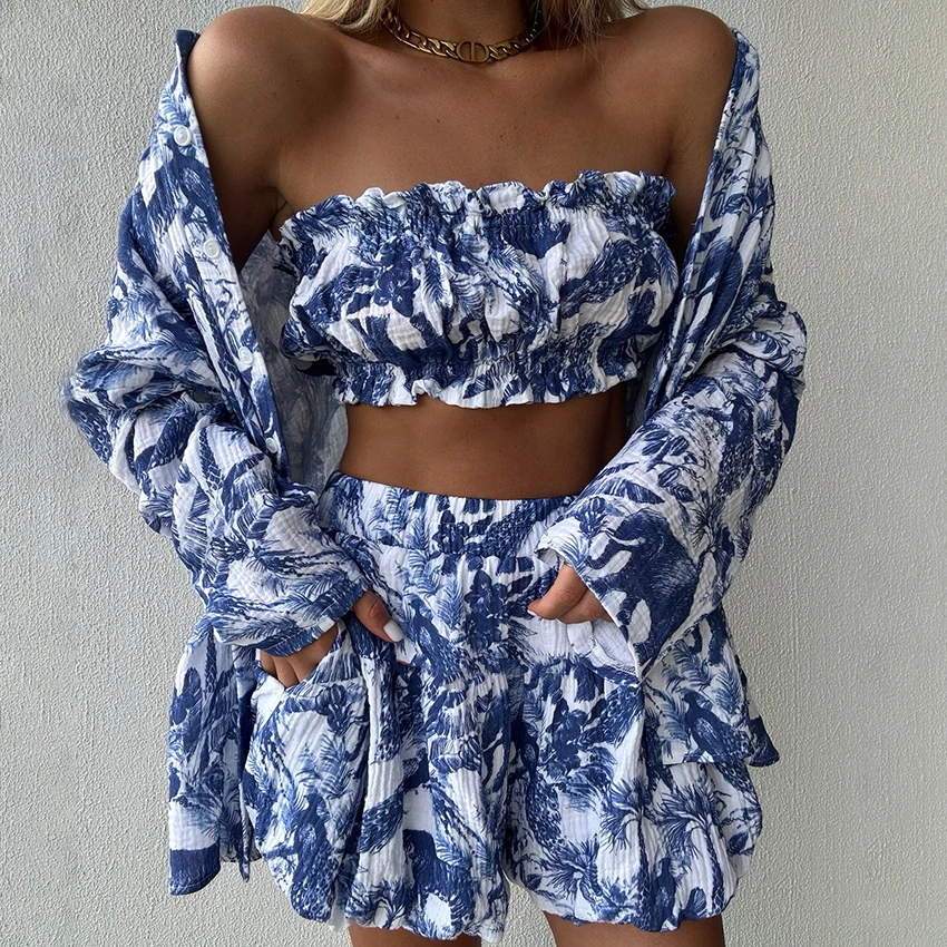 Hiloc Elegant Blue Animal Print 3 Piece Sets Button Loose Robe Elastic Ruched Bra High-End Pajamas Cotton Outdoor Shorts Autumn
Hiloc Elegant Blue Animal Print 3 Piece Sets Button Loose Robe Elastic Ruched Bra High-End Pajamas Cotton Outdoor Shorts Autumn