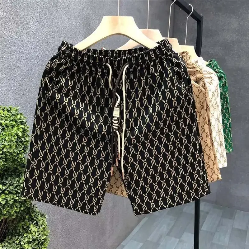 Новые высококачественные модные шорты для мужчин, летние модные брендовые универсальные свободные брюки, новинка 2025 года, мужские пляжные повседневные шорты с цветочным принтом
Новые высококачественные модные шорты для мужчин, летние модные брендовые универсальные свободные брюки, новинка 2025 года, мужские пляжные повседневные шорты с цветочным принтом